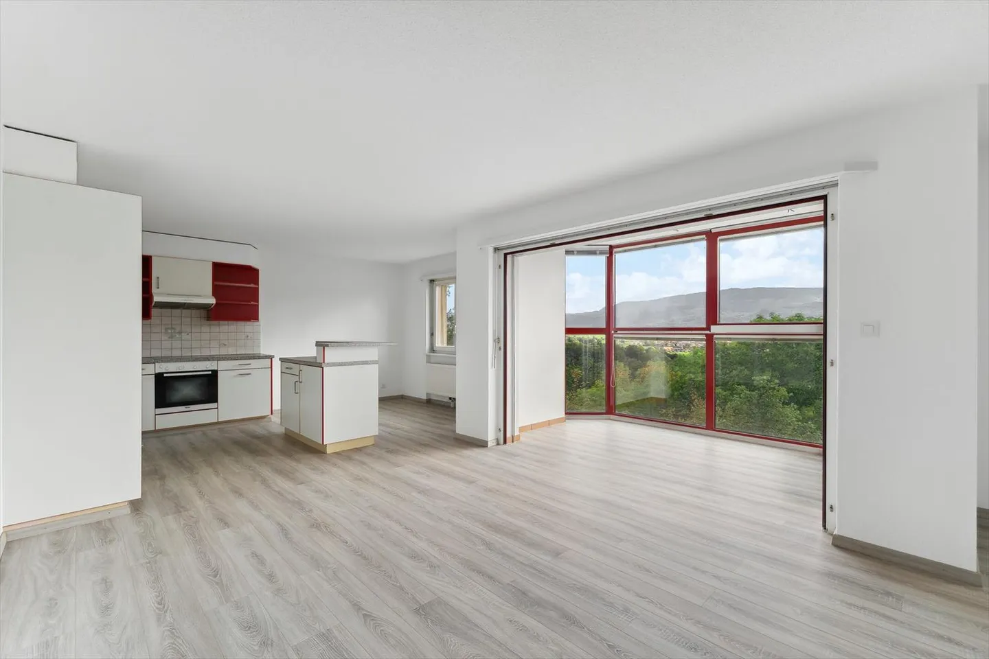 Apartment for rent - Photo 3 of 13