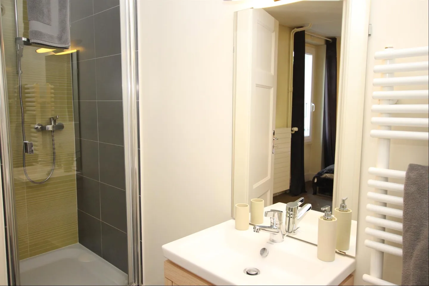 Stilvolles 4-Zimmer-Apartment in Malagnou - Foto 7 von 8