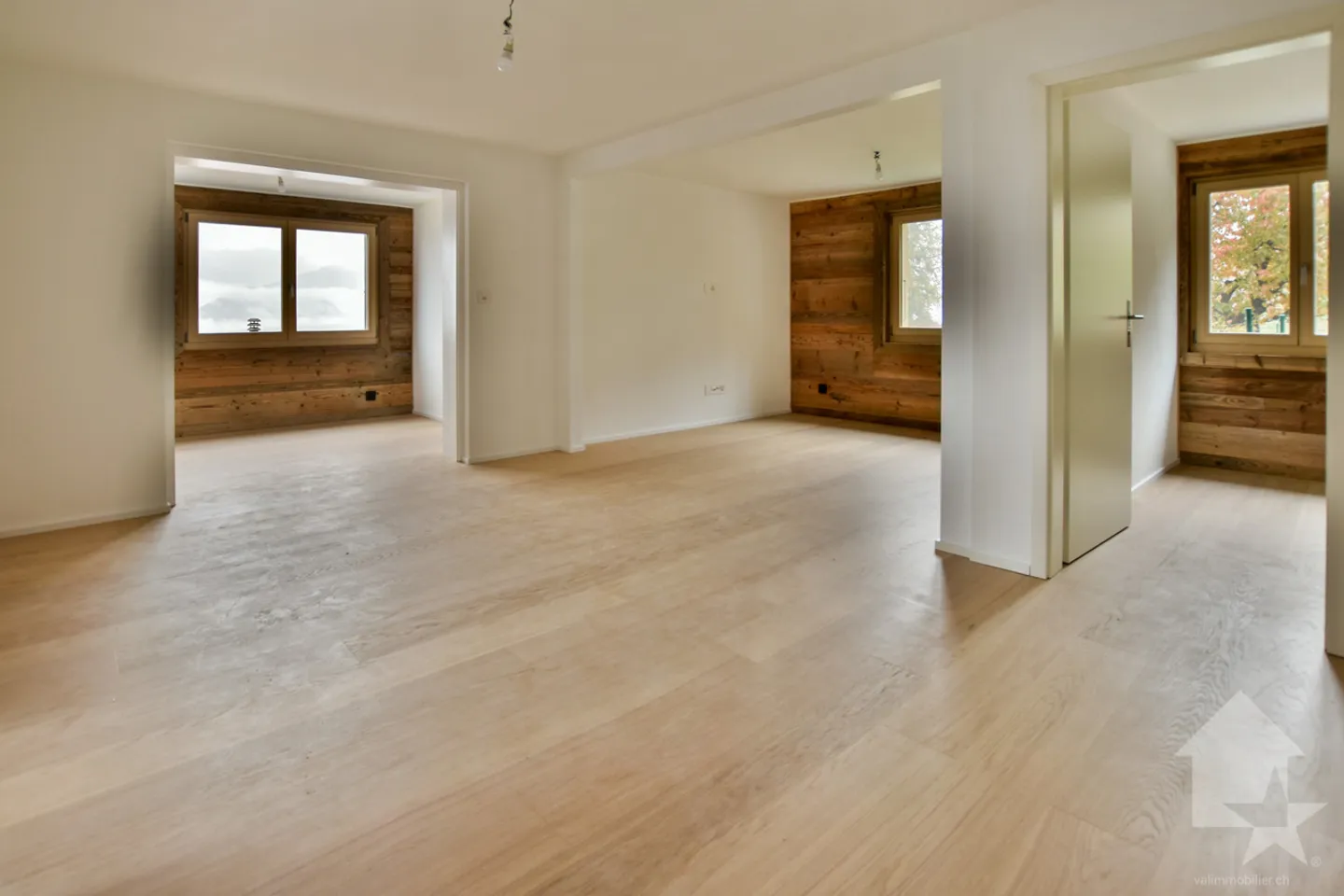 Beautiful fully renovated apartment - Photo 2 of 10