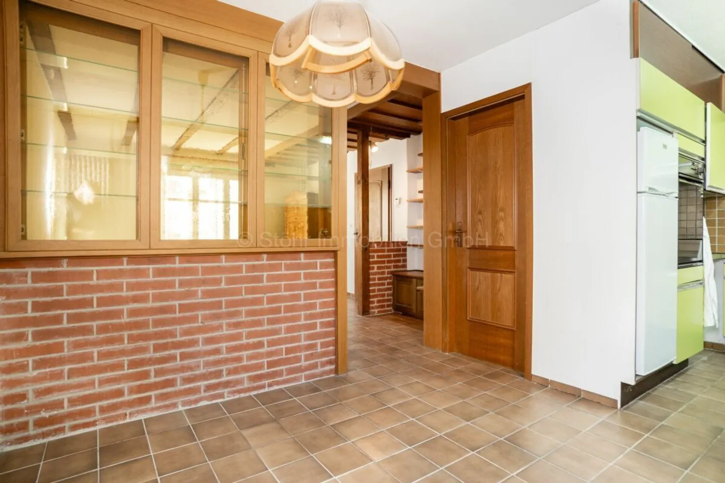 Charmante maison de milieu de 5,5 pièces avec potentiel dans un emplacement prisé - Photo 3 sur 24