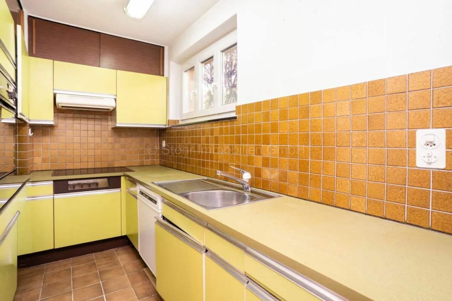 Charmante maison de milieu de 5,5 pièces avec potentiel dans un emplacement prisé - Photo 6 sur 24