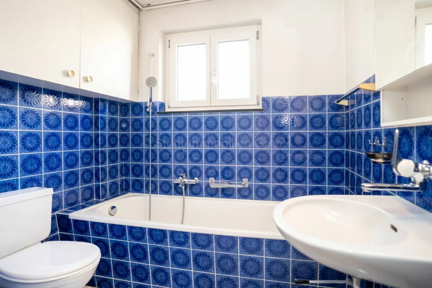 Charmante maison de milieu de 5,5 pièces avec potentiel dans un emplacement prisé - Photo 11 sur 24