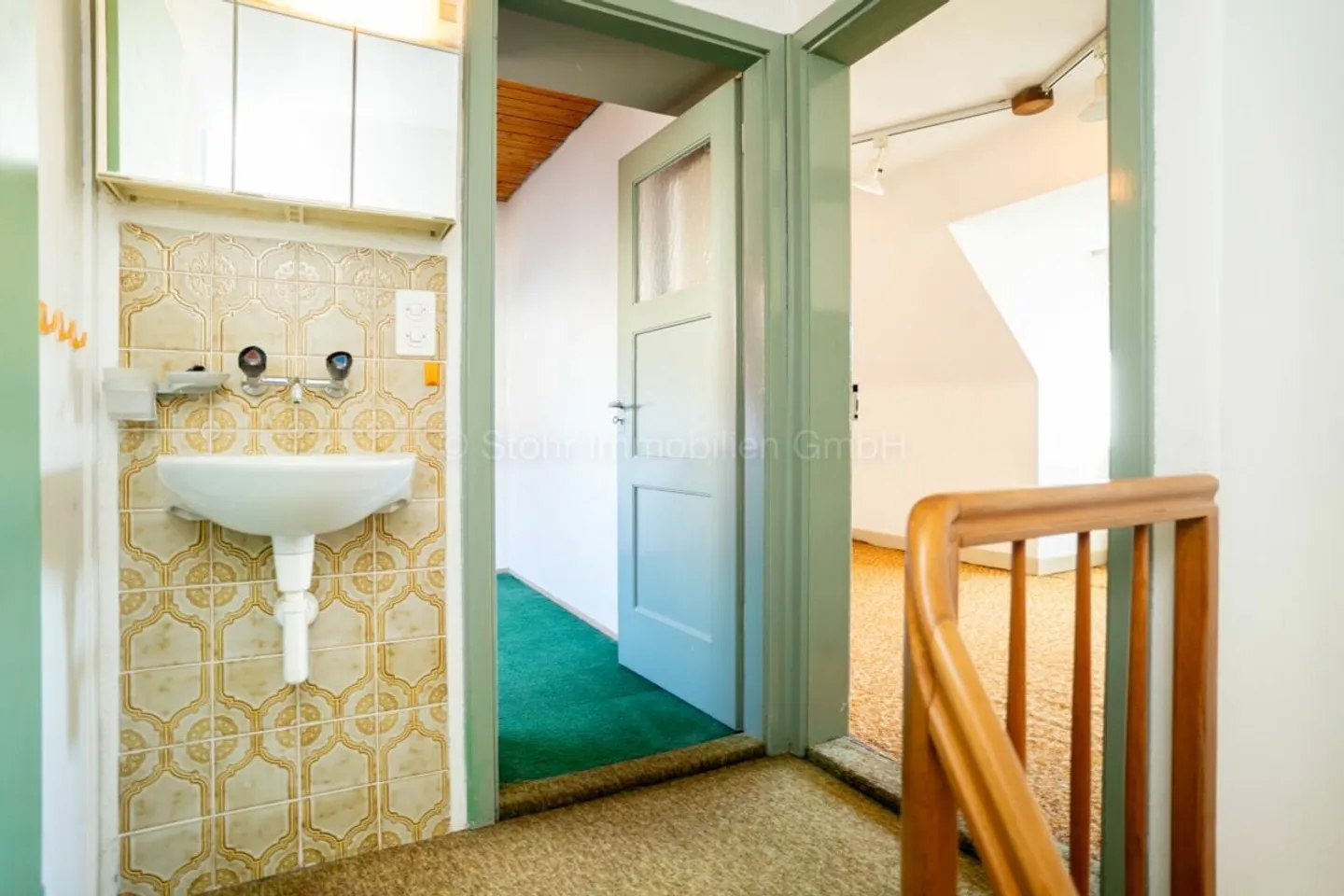 Charmante maison de milieu de 5,5 pièces avec potentiel dans un emplacement prisé - Photo 12 sur 24