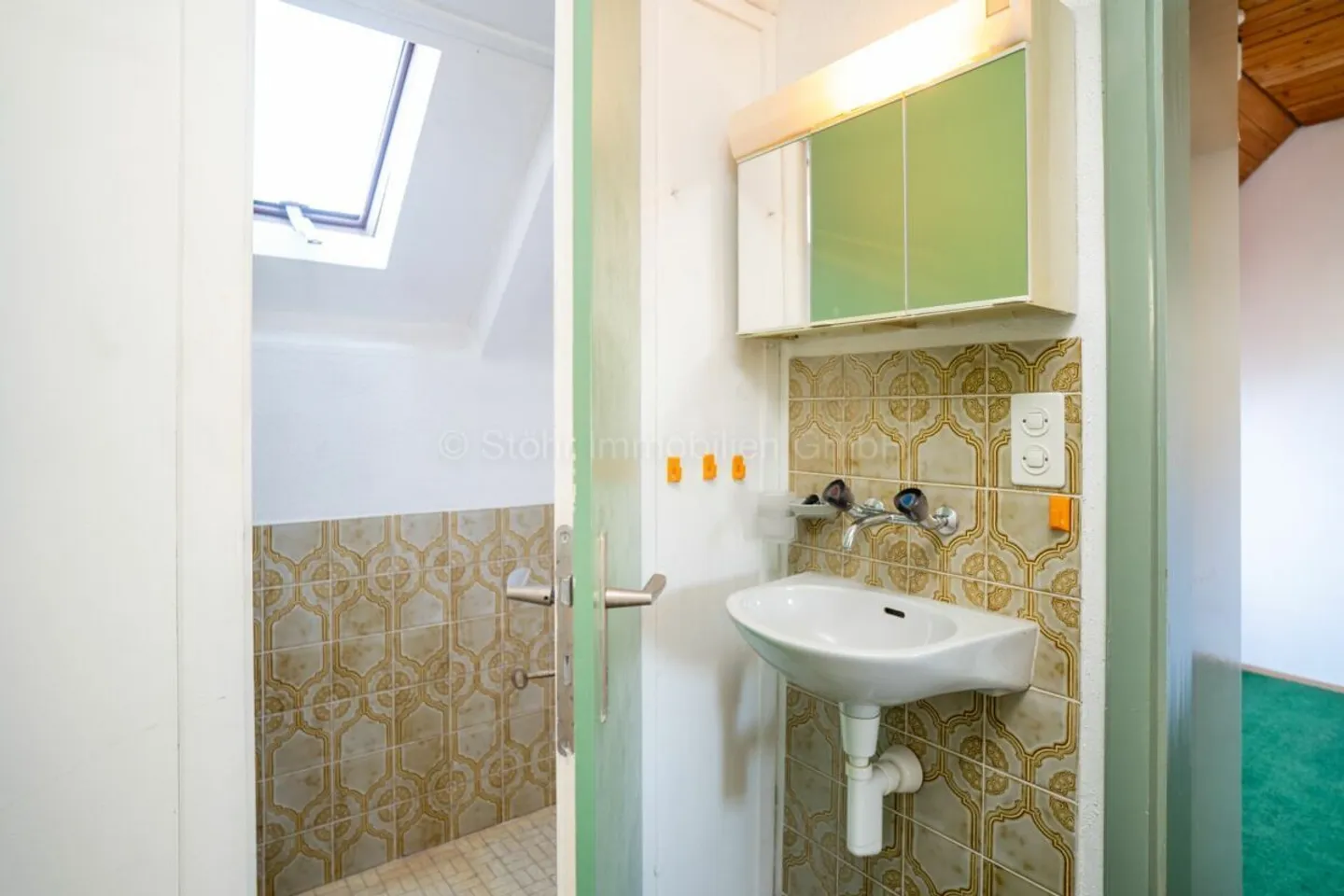 Charmante maison de milieu de 5,5 pièces avec potentiel dans un emplacement prisé - Photo 15 sur 24