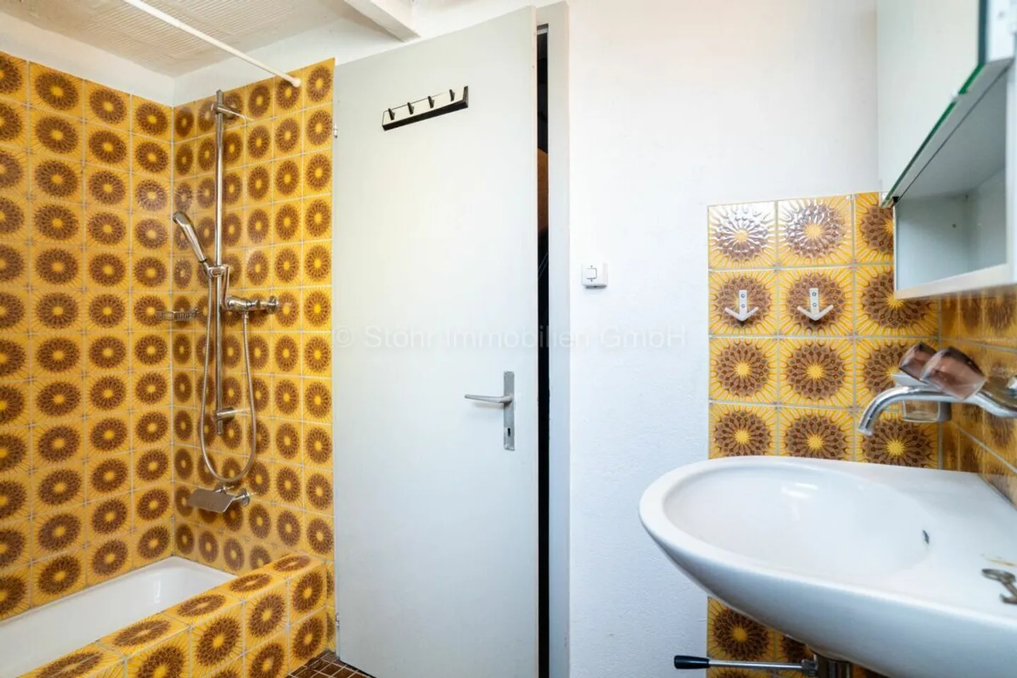 Charmante maison de milieu de 5,5 pièces avec potentiel dans un emplacement prisé - Photo 18 sur 24