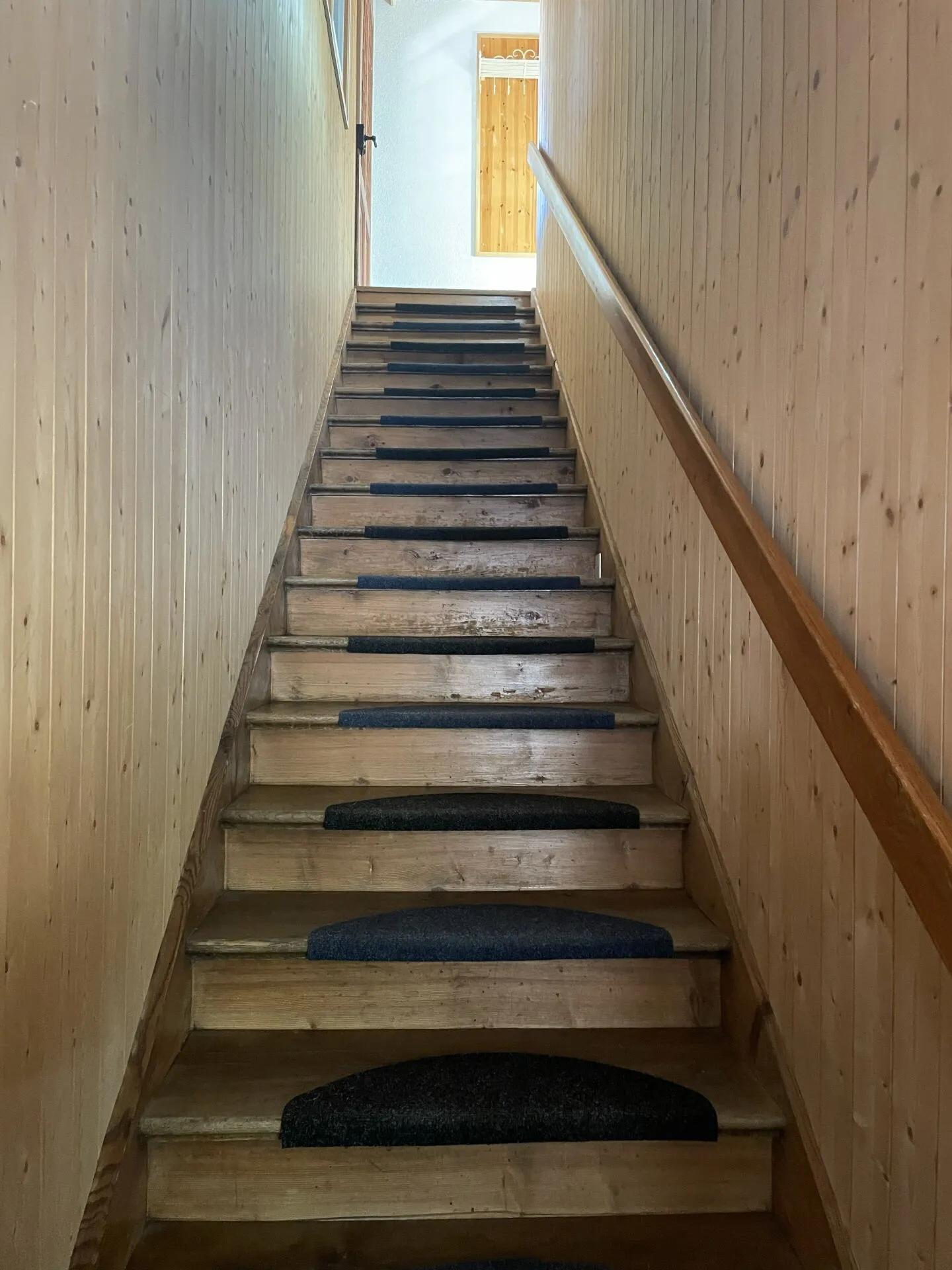 3.5 Room Attic Apartment - Photo 7 of 27