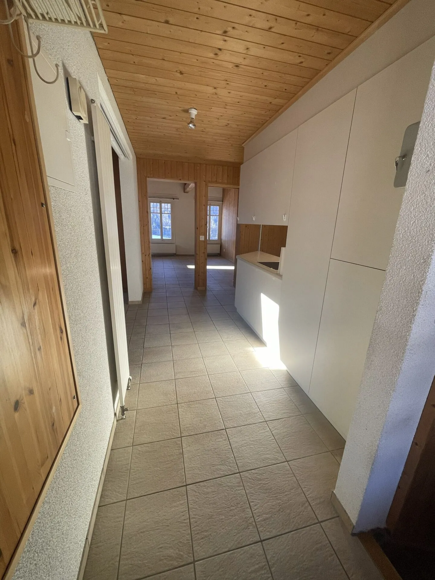 3.5 Room Attic Apartment - Photo 8 of 27