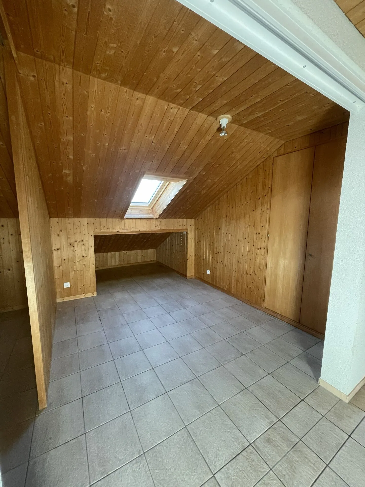 3.5 Room Attic Apartment - Photo 12 of 27