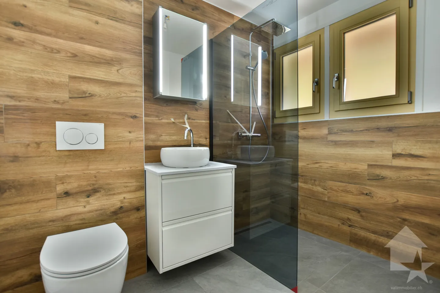 Beautiful fully renovated apartment - Photo 6 of 10