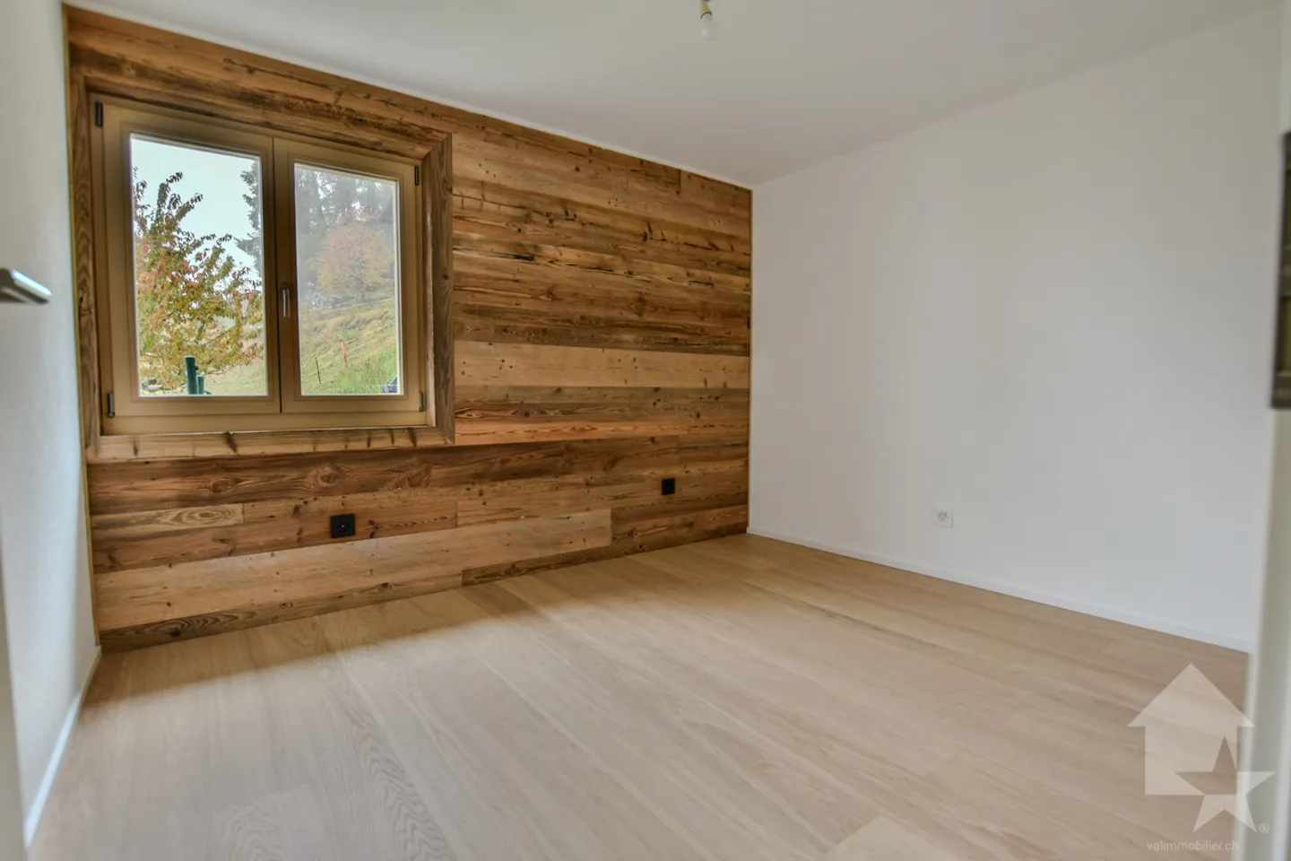 Beautiful fully renovated apartment - Photo 7 of 10