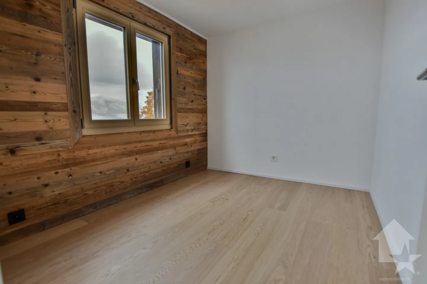 Beautiful fully renovated apartment - Photo 8 of 10