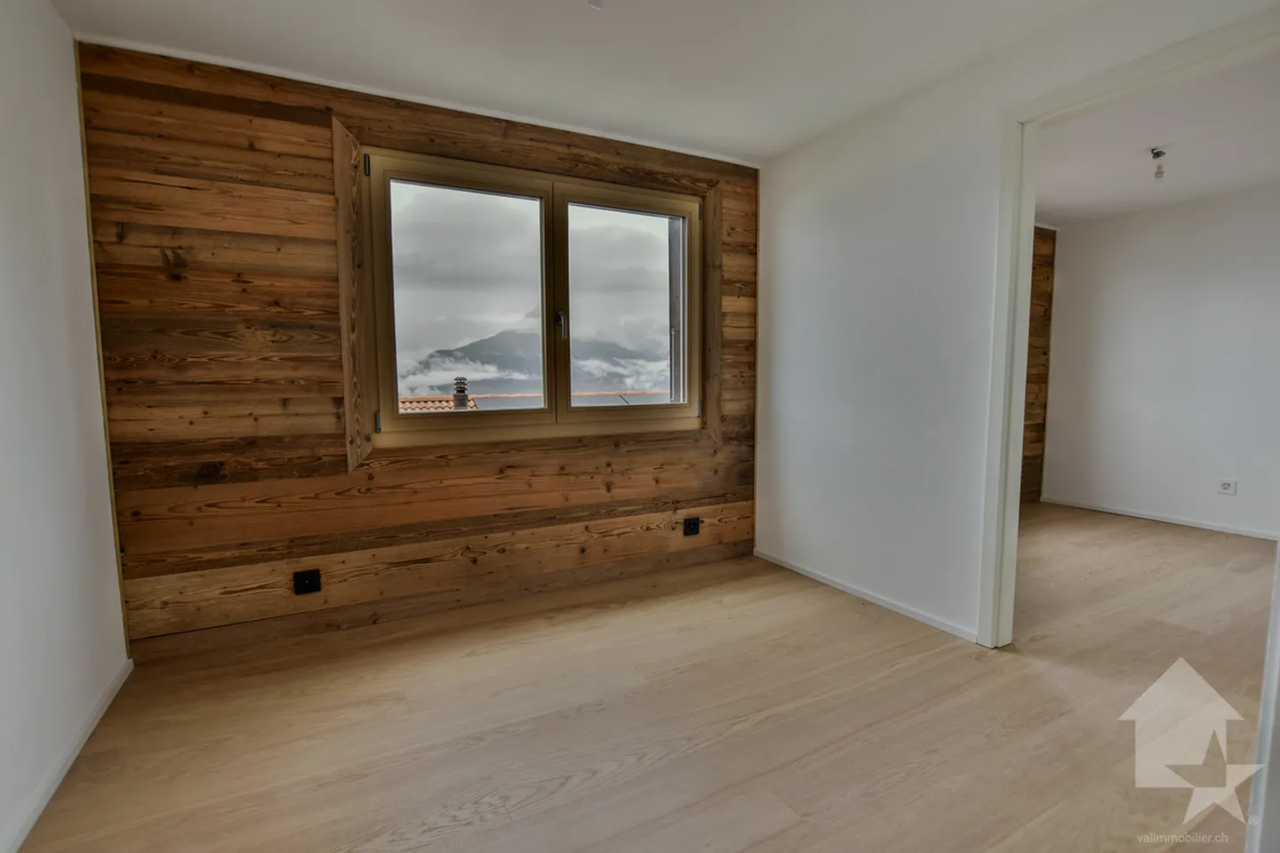 Beautiful fully renovated apartment - Photo 9 of 10
