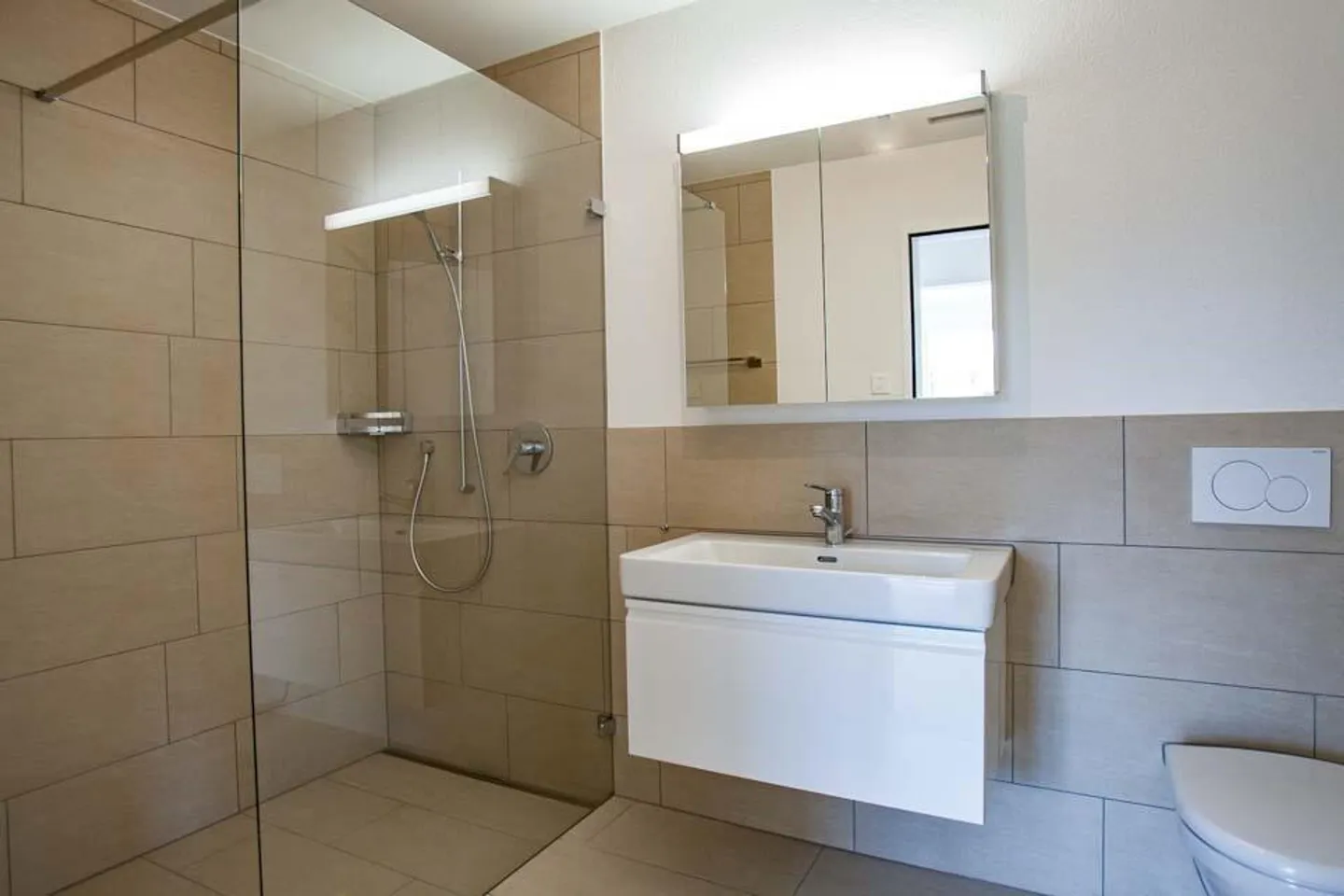 Appartement neuf de 2,5 pièces au centre de la commune d'Egg - Photo 2 sur 4
