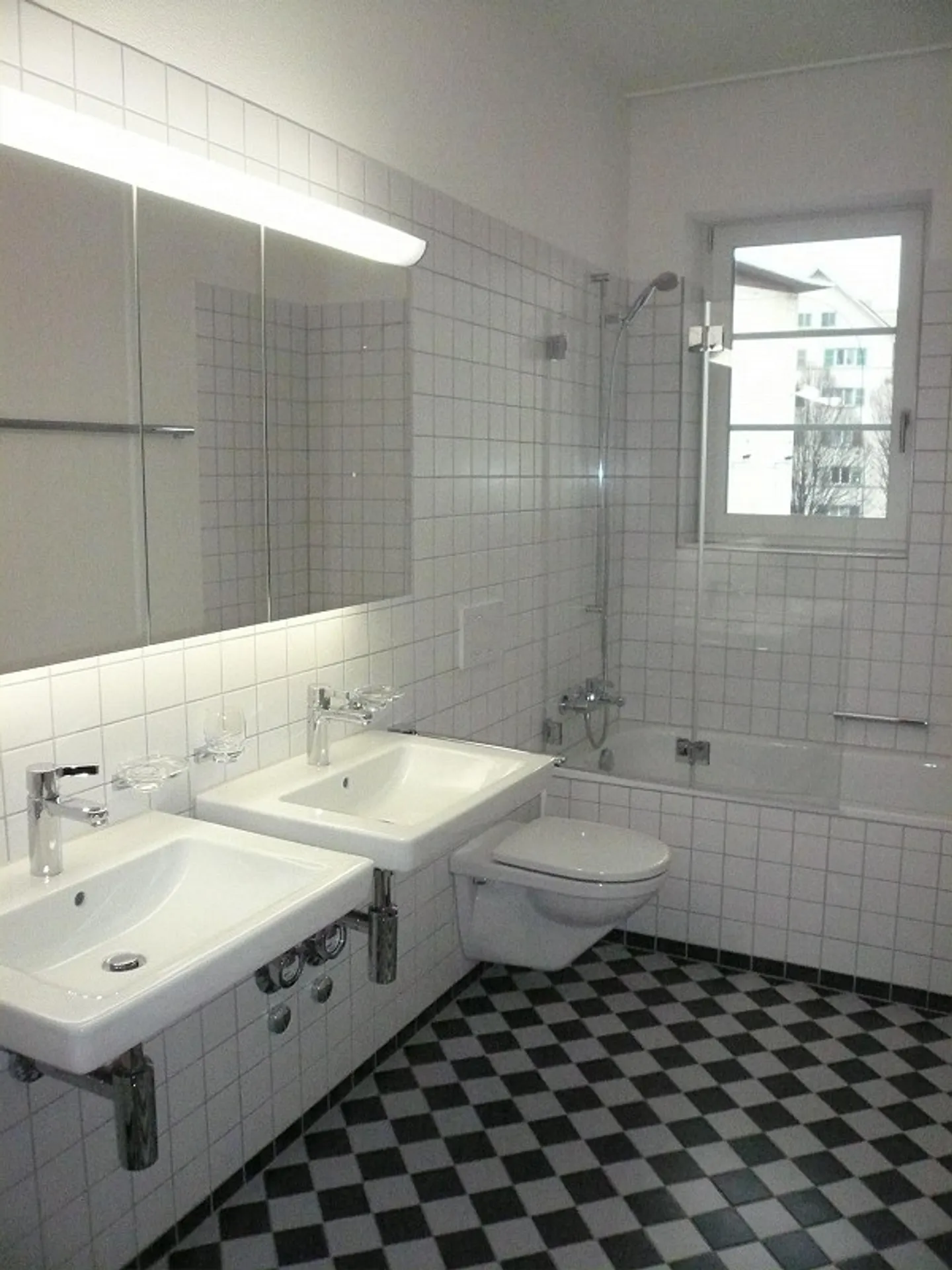 Spacious city apartment in a central location - Photo 3 of 11