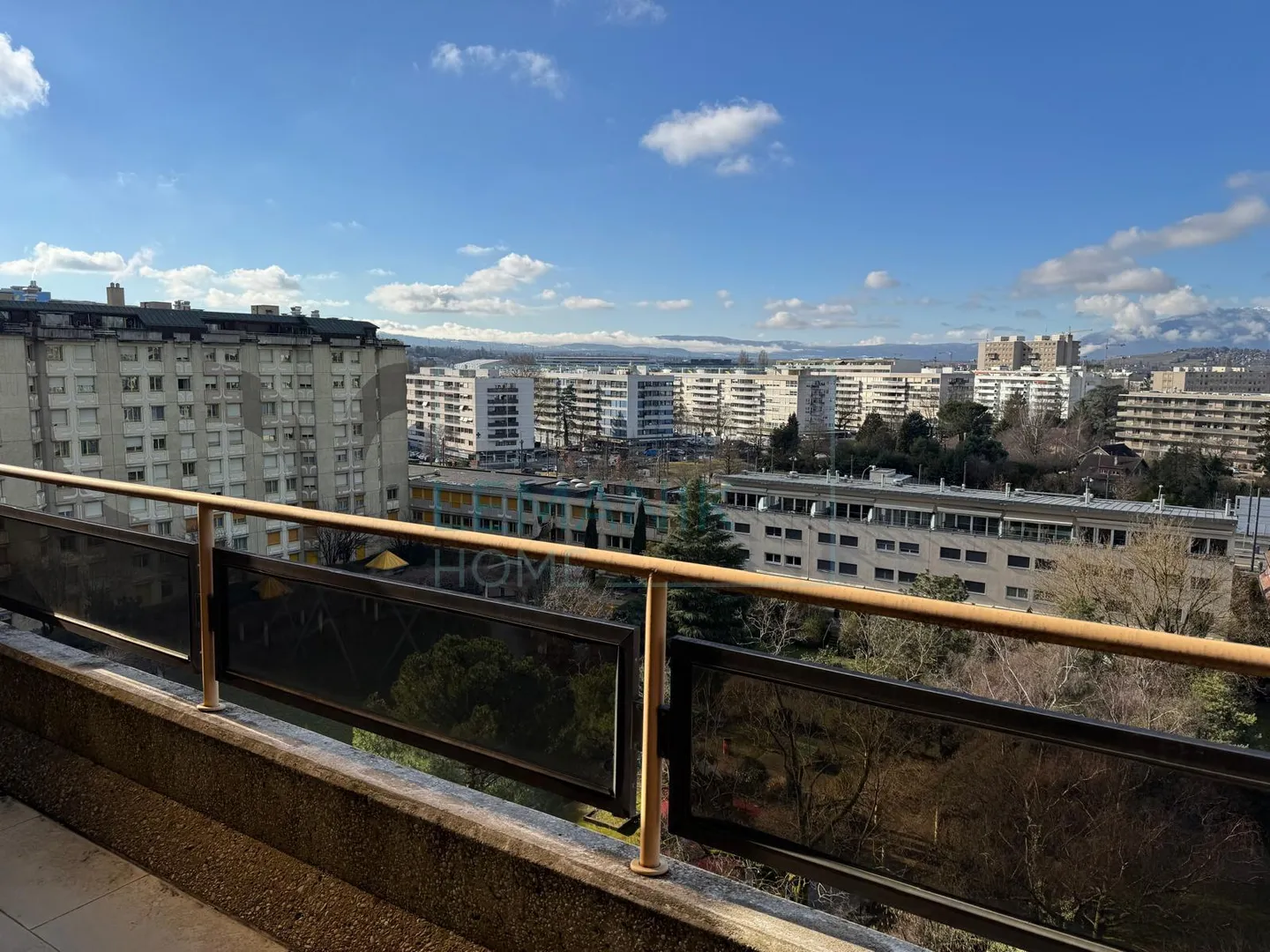 Esclusivo splendido appartamento luminoso con terrazza? vicino a CEVA e al centro - Foto 3 di 3
