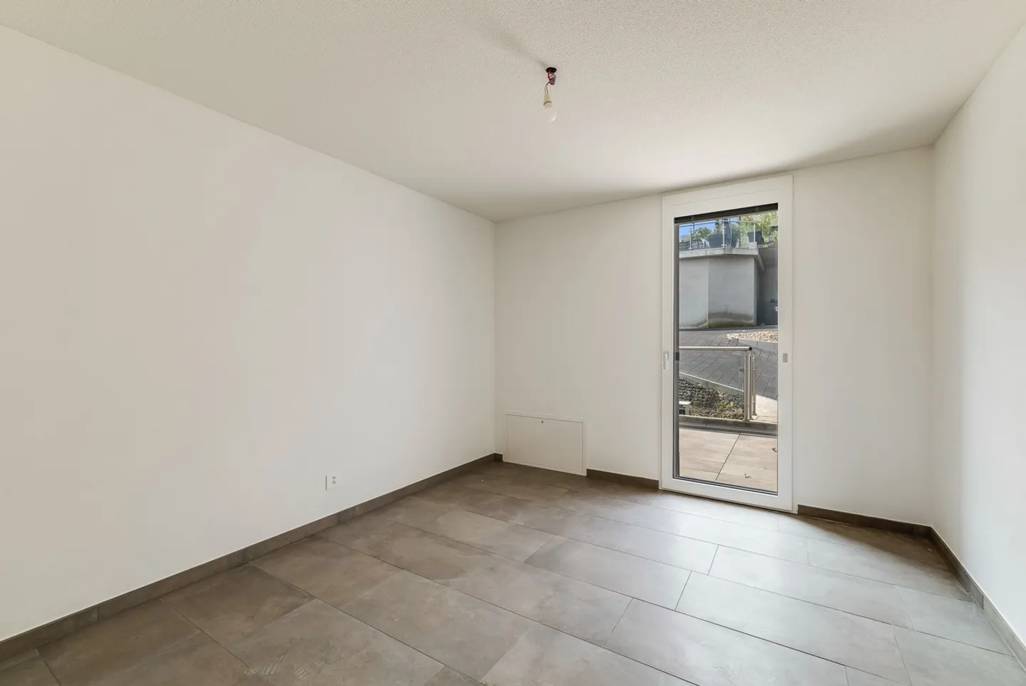 4.5 Room Apartment Ideally Located - Photo 3 of 9