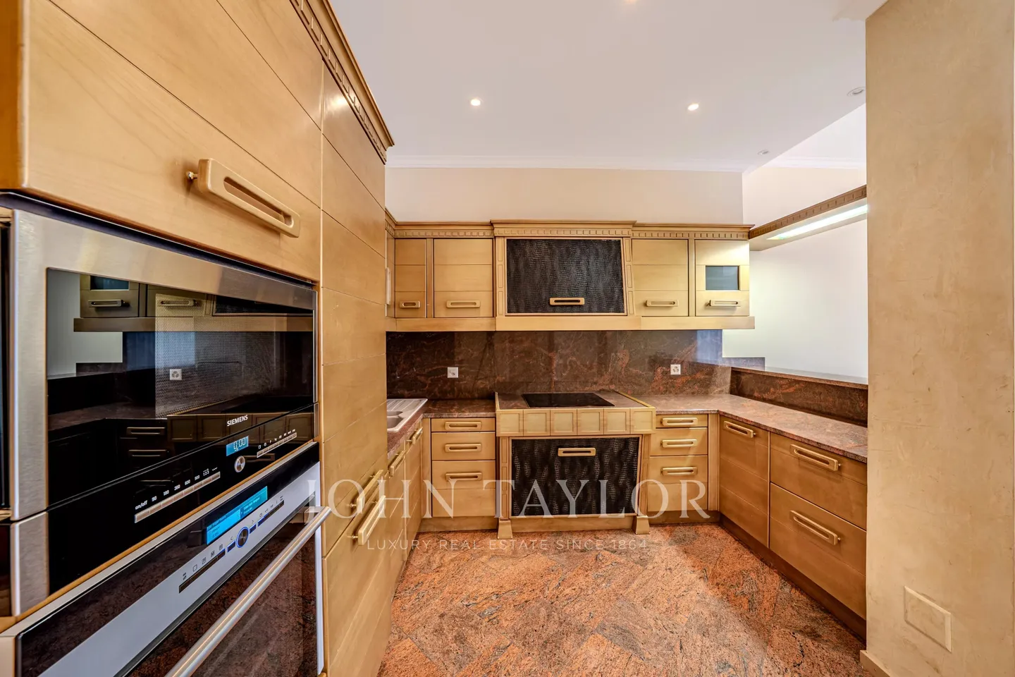 Superbo appartamento di 3,5 locali con volumi notevoli e vista sul lago - Foto 4 di 10