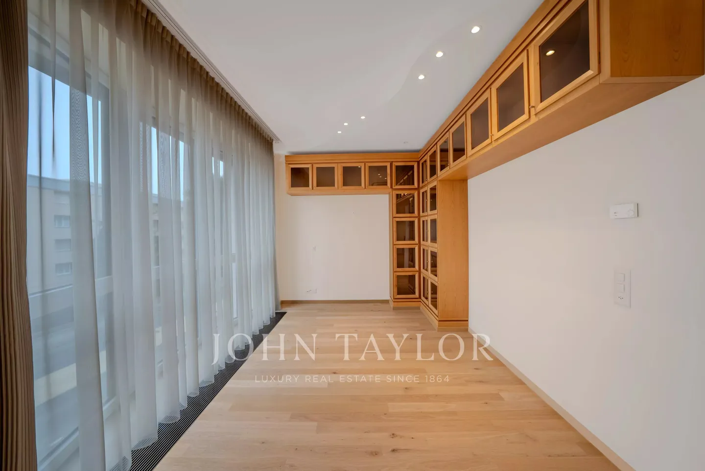 Superbo appartamento di 3,5 locali con volumi notevoli e vista sul lago - Foto 5 di 10