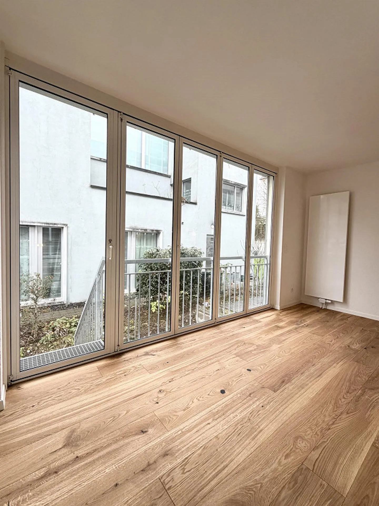 Exclusive first occupancy - 4.5 room maisonette apartment with a home-like feel - Photo 4 of 18