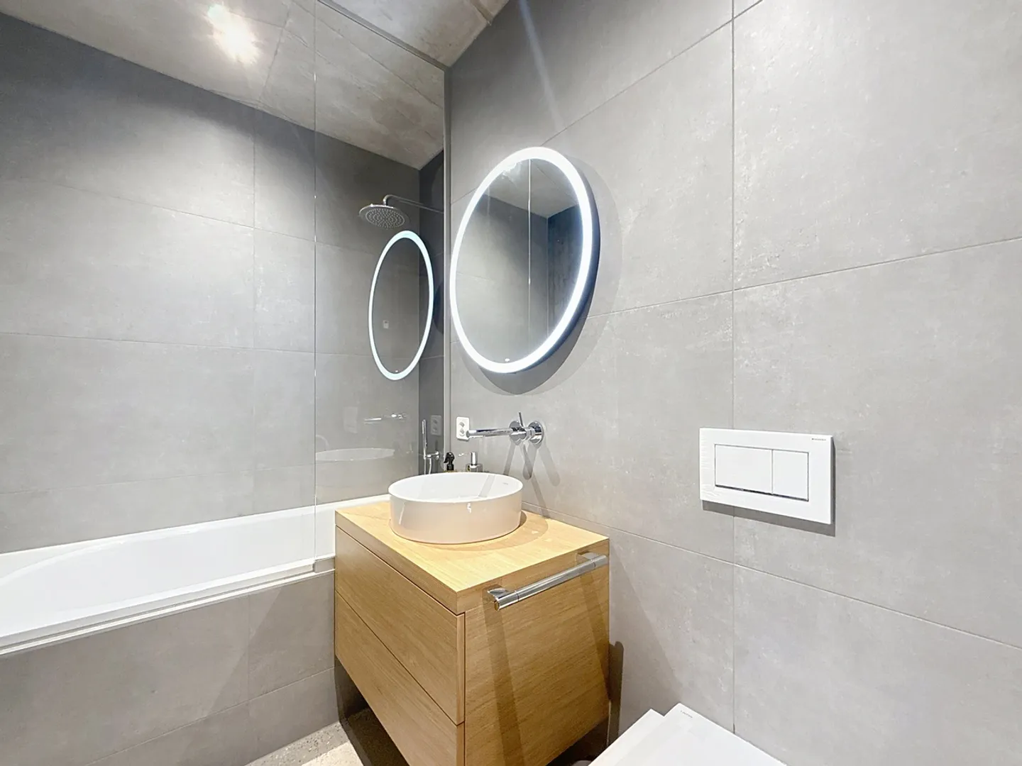 CAROUGE - Elegant and functional 5-room furnished apartment with taste - Photo 10 of 12