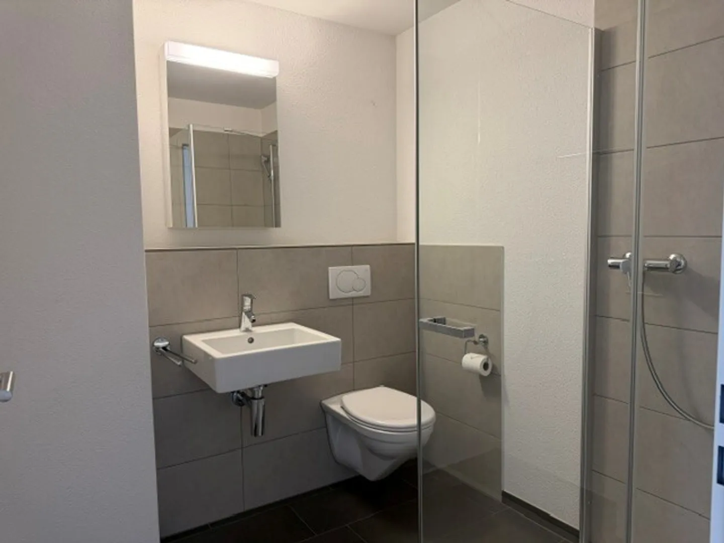 Appartement en attique de 4,5 pièces à louer - au cœur de Näfels ! - Photo 7 sur 10