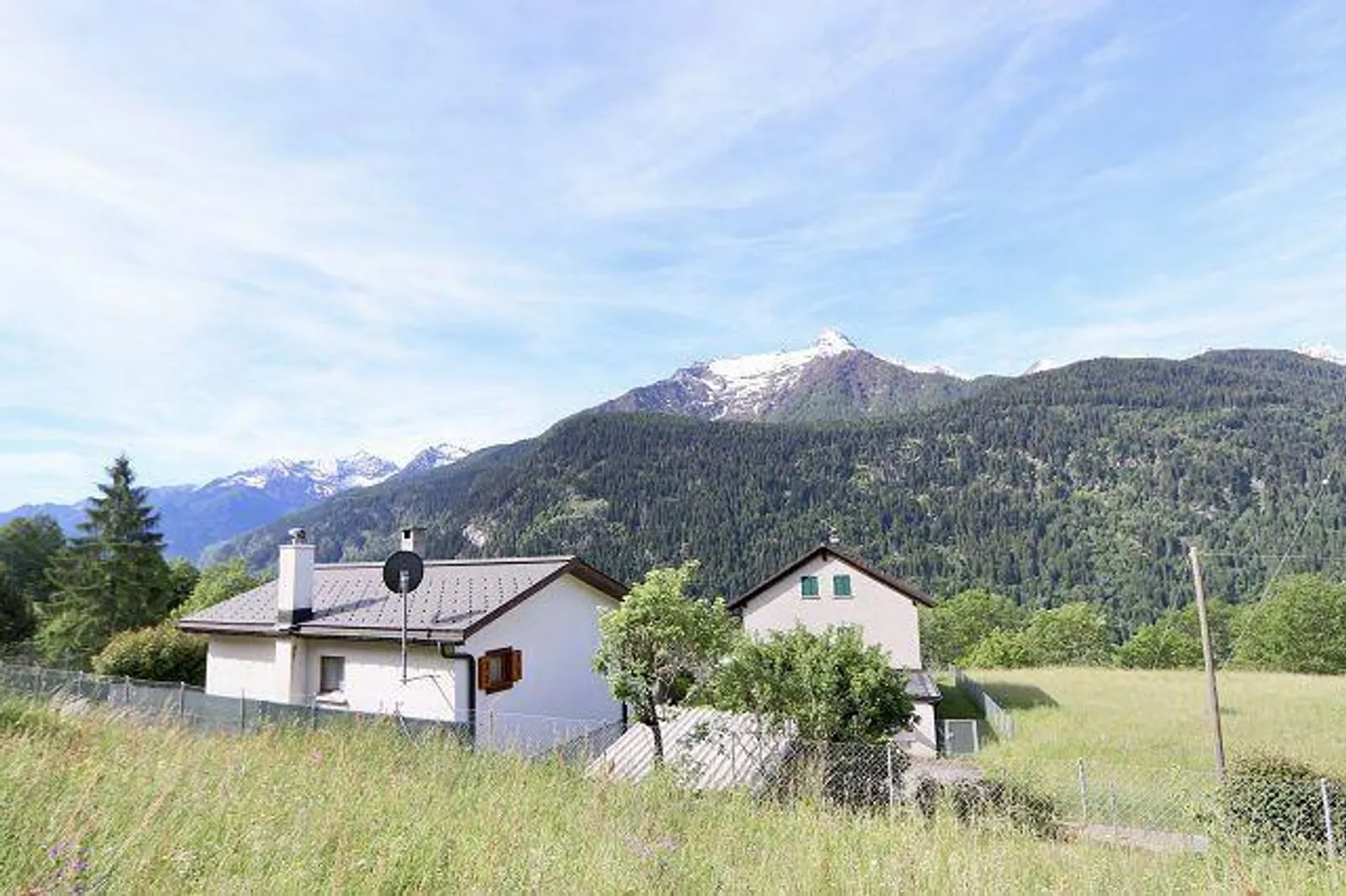 «Terreno edificabile di 584 m2 in zona R2 / Baulandgrundstück von 584 m2 in Zone R2 an sehr ruhiger, sonniger Aussichtslage» - Foto 7 di 19