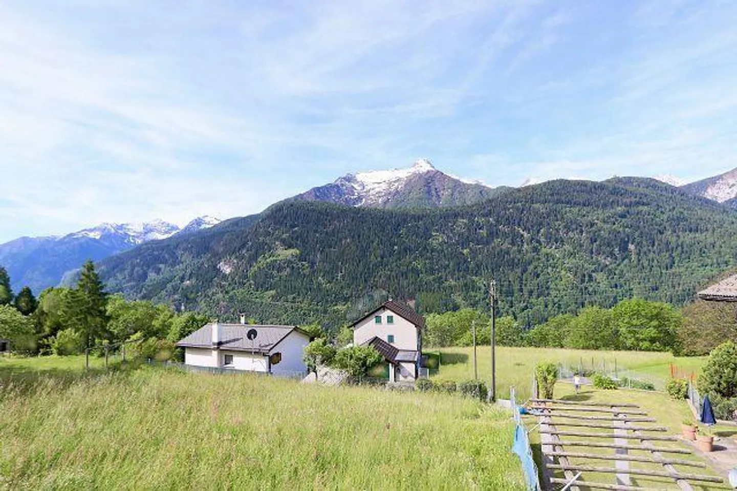 «Terreno edificabile di 584 m2 in zona R2 / Baulandgrundstück von 584 m2 in Zone R2 an sehr ruhiger, sonniger Aussichtslage» - Foto 10 di 19