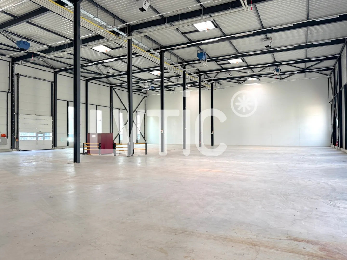 Magazzino, deposito, hall di 950 m2 in affitto vicino a Sion - Vétroz - Foto 5 di 9