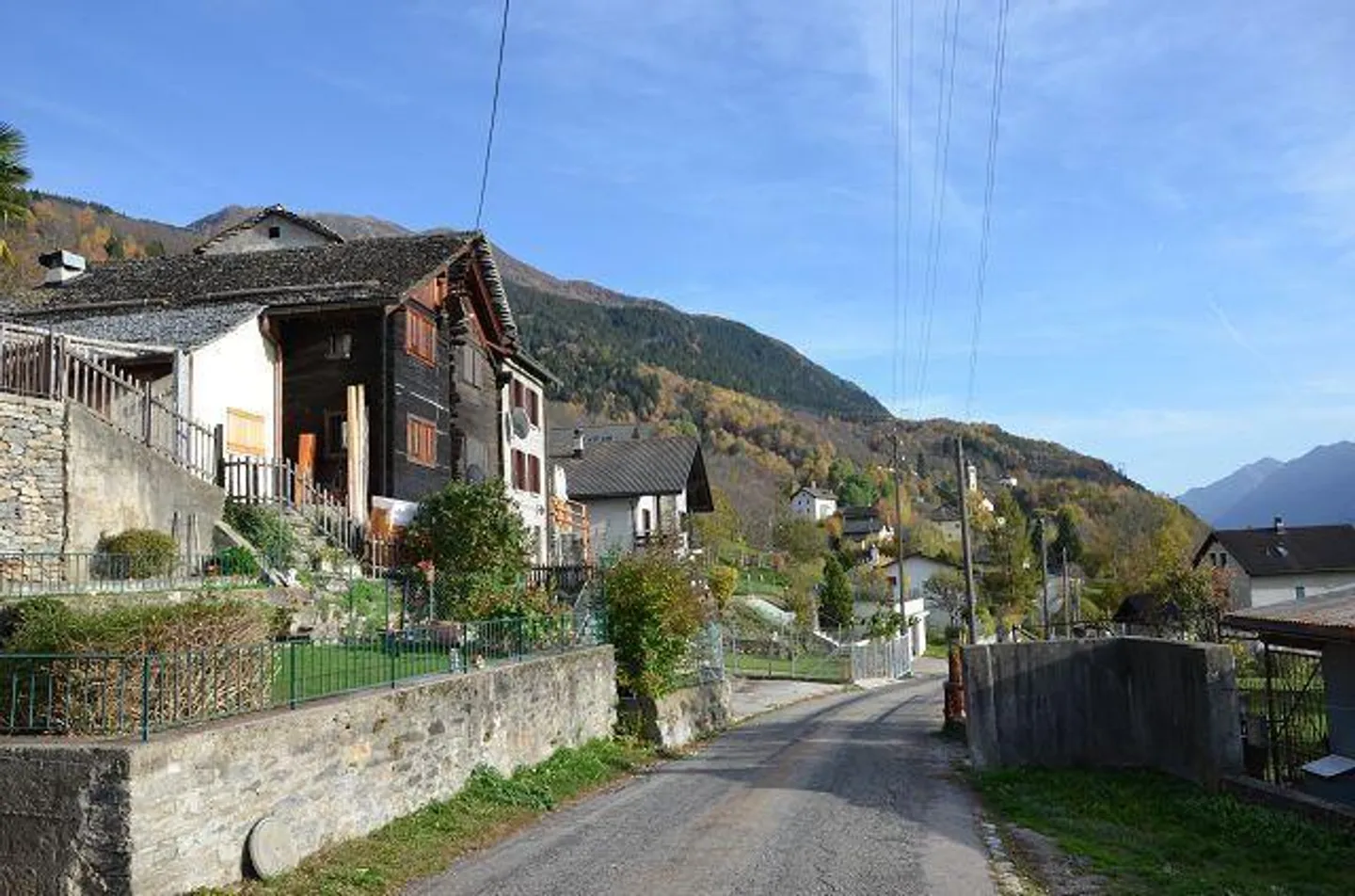 «Terreno edificabile di 584 m2 in zona R2 / Baulandgrundstück von 584 m2 in Zone R2 an sehr ruhiger, sonniger Aussichtslage» - Foto 14 di 19