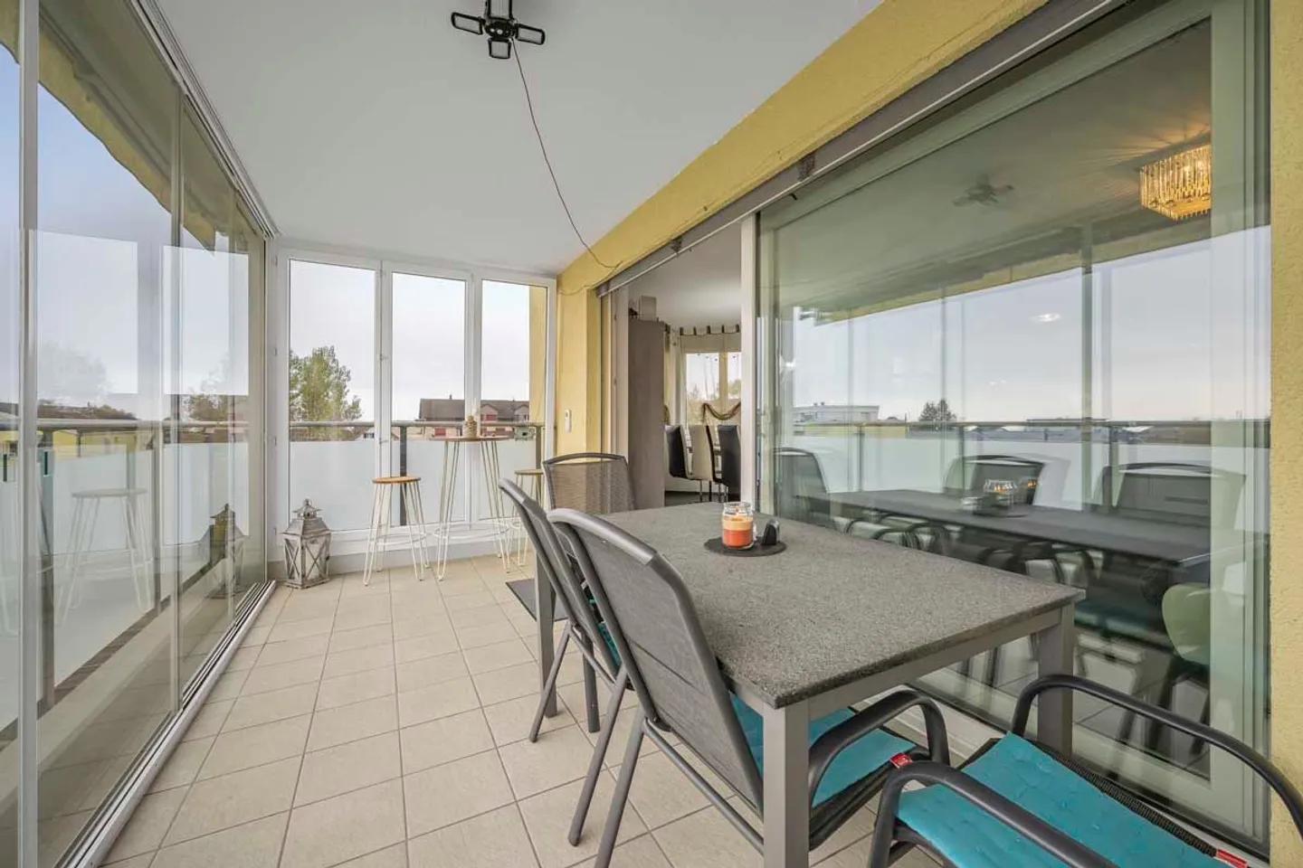 Geräumige und gepflegte Wohnung an guter Lage mit Seesicht - Foto 11 von 13