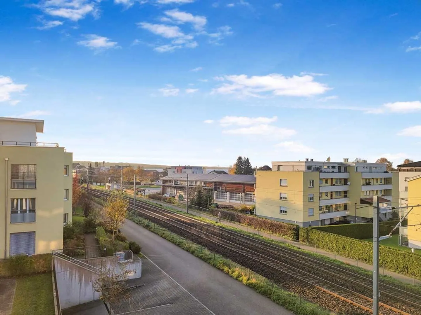 Geräumige und gepflegte Wohnung an guter Lage mit Seesicht - Foto 12 von 13