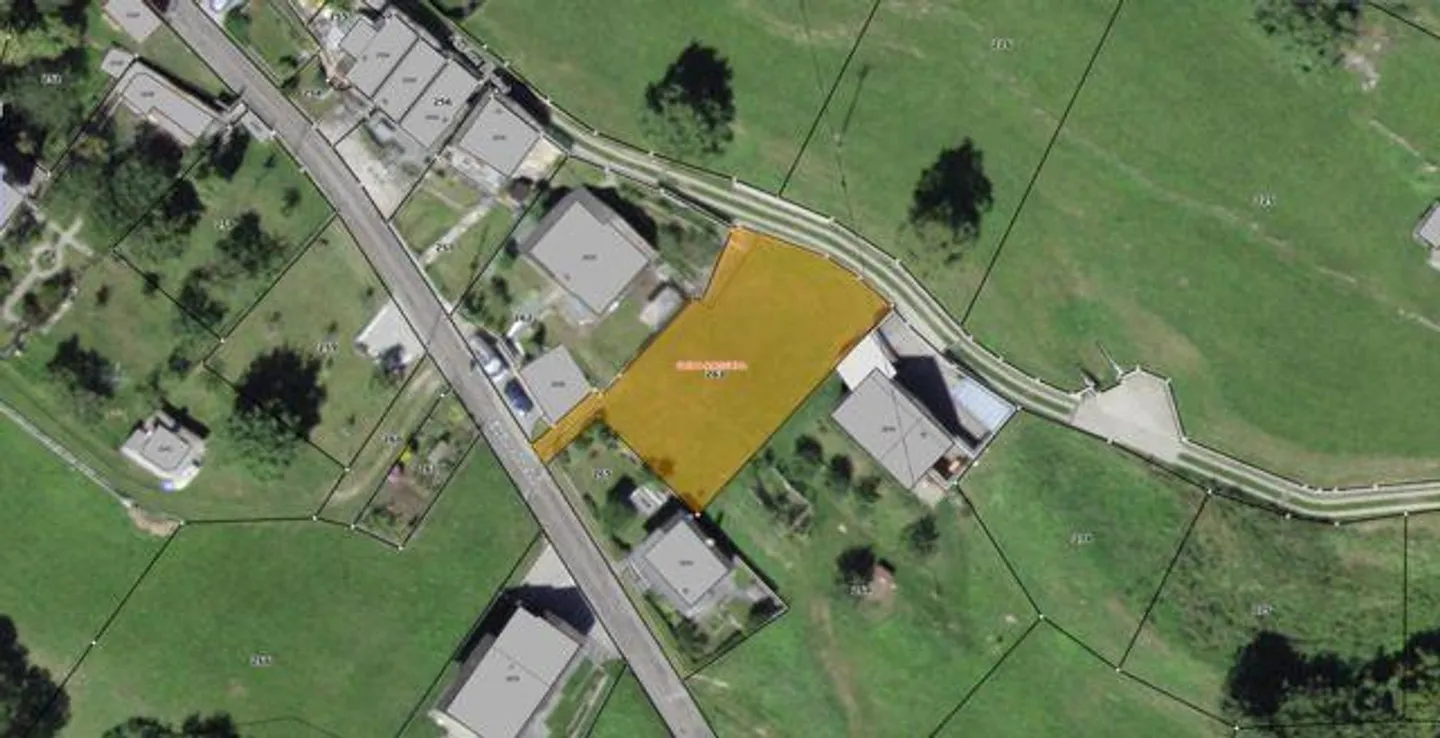 «Terreno edificabile di 584 m2 in zona R2 / Baulandgrundstück von 584 m2 in Zone R2 an sehr ruhiger, sonniger Aussichtslage» - Foto 18 di 19