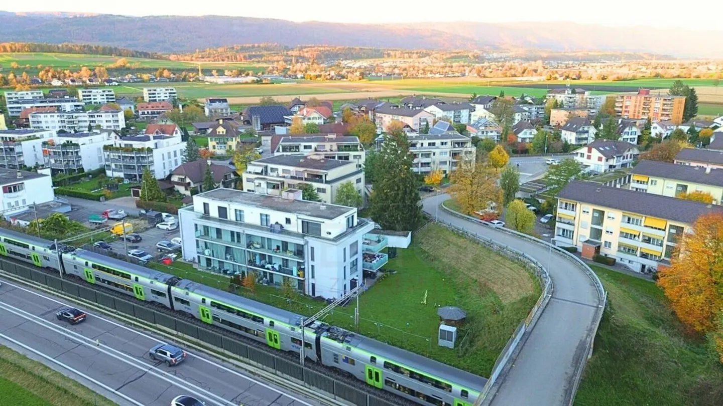 Helle 4.5-Zimmer-Eigentumswohnung im 2. Obergeschoss mit Weitsicht - Foto 4 von 4