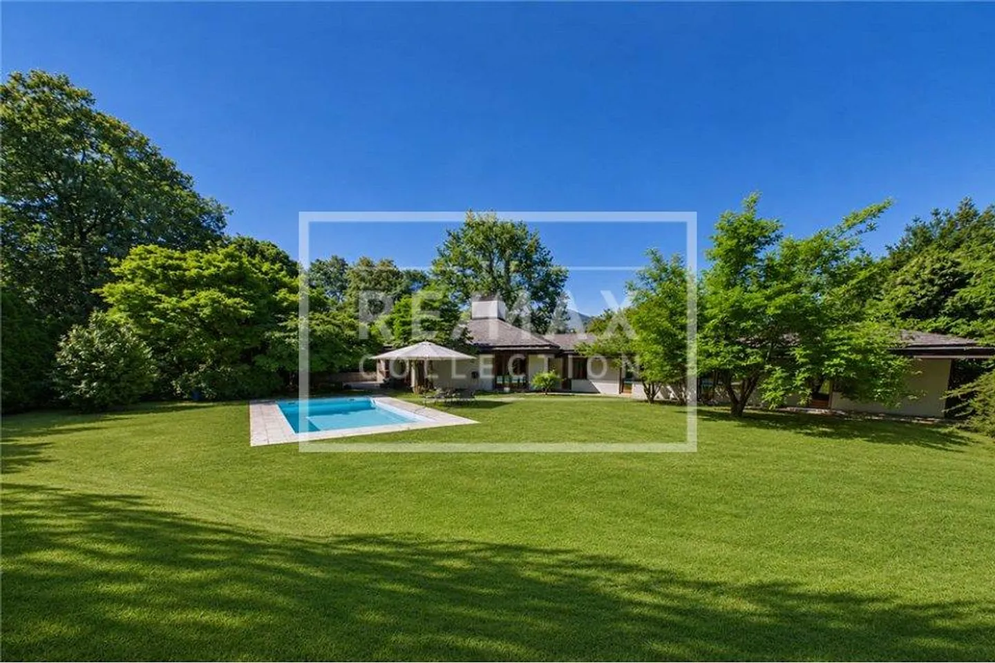 Elegante Villa mit Pool und privatem Garten in Gentilino - Foto 3 von 13