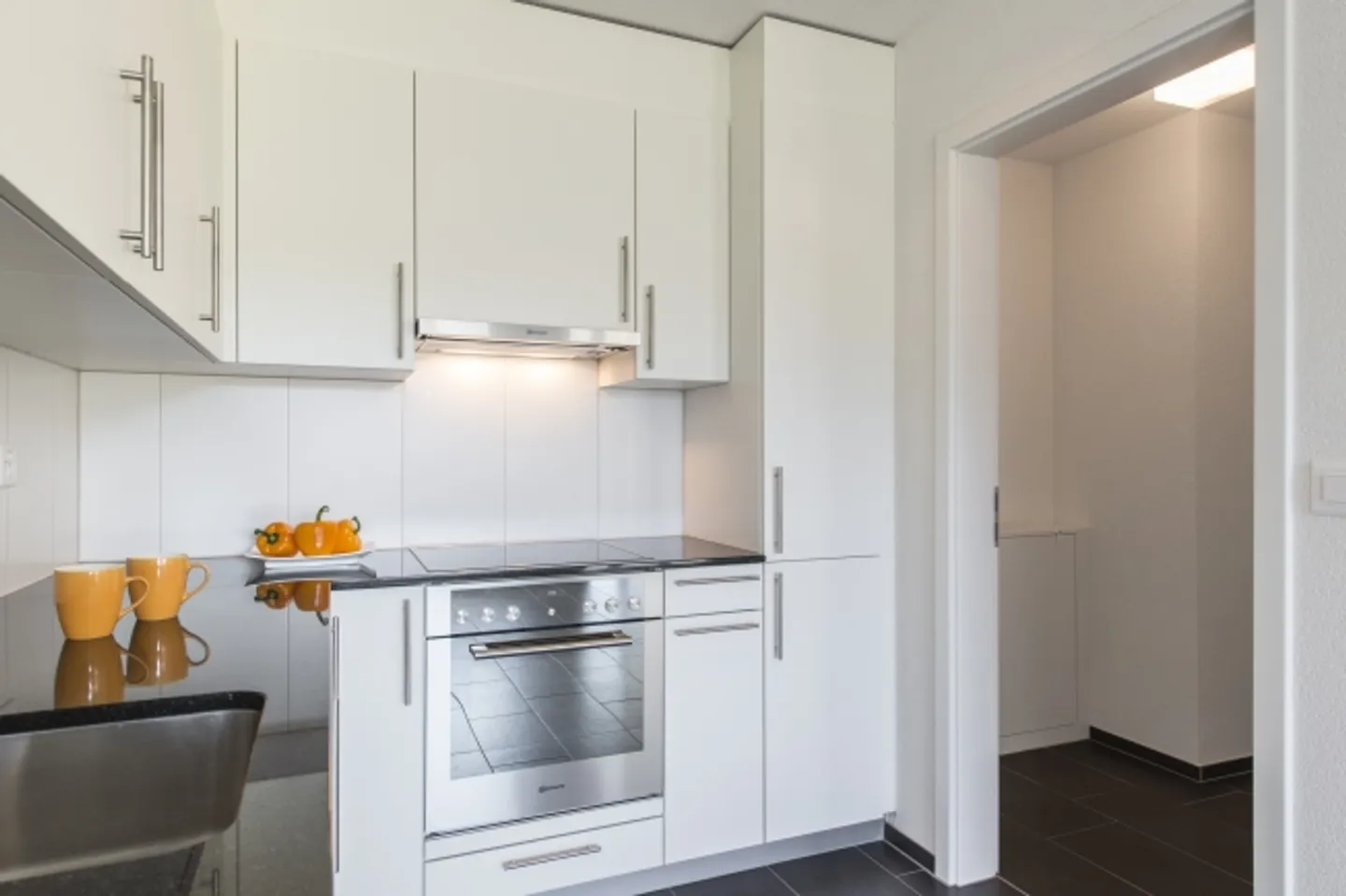 Le vert rencontre le confort - Votre appartement au rez-de-chaussée avec espace jardin! - Photo 4 sur 9