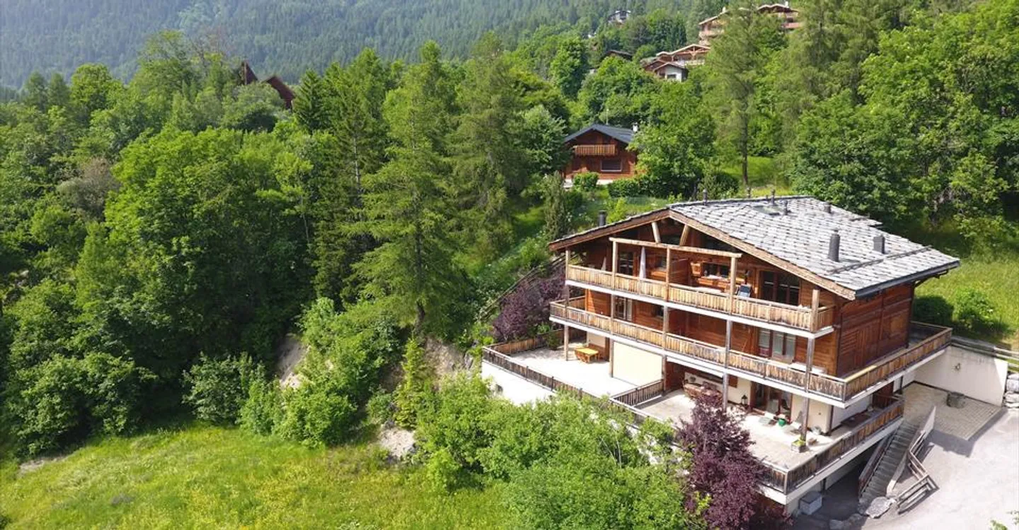 Warm 2.5-room luxury apartment with large terrace in Ovronnaz/VS - Photo 13 of 14