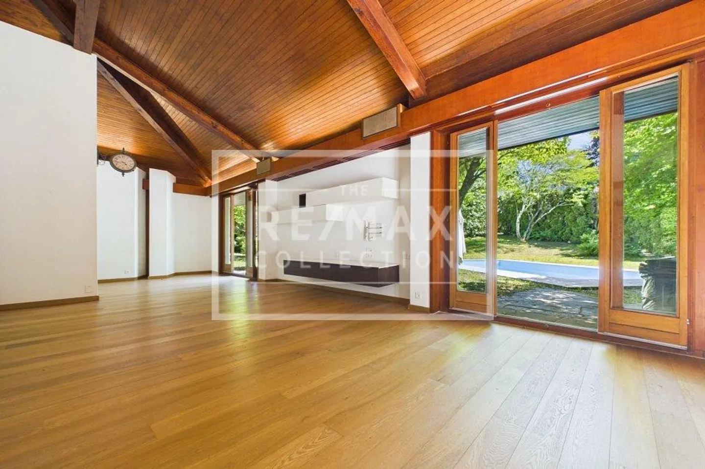 Elegante Villa mit Pool und privatem Garten in Gentilino - Foto 5 von 13