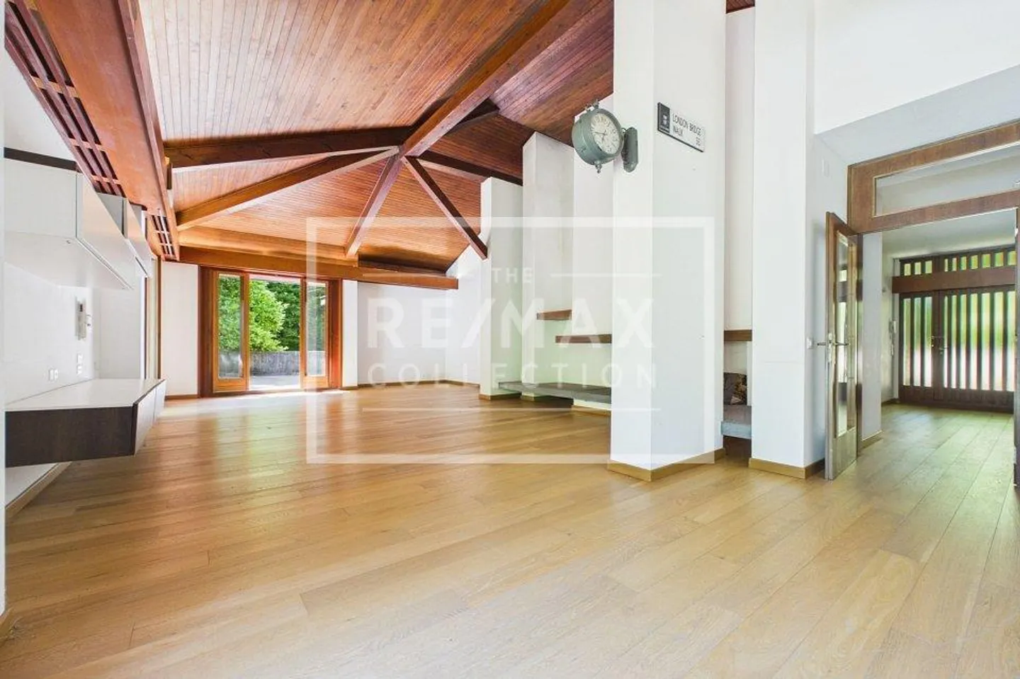 Elegante Villa mit Pool und privatem Garten in Gentilino - Foto 6 von 13