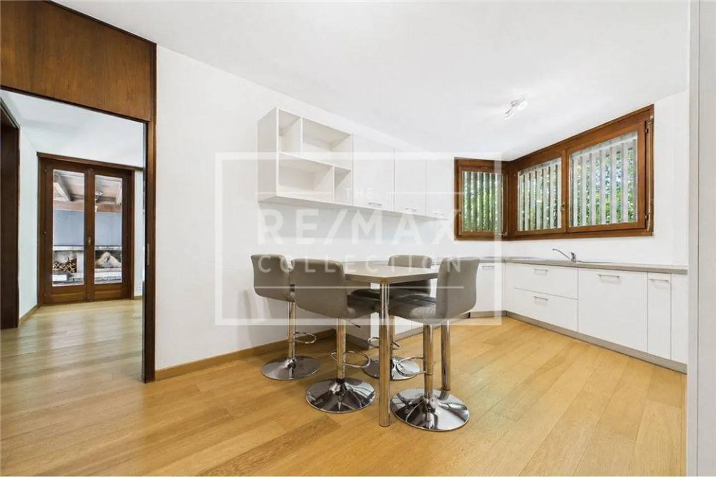Elegante Villa mit Pool und privatem Garten in Gentilino - Foto 10 von 13