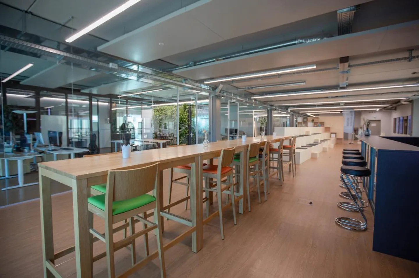 Espaces de bureau et de showroom exclusifs avec ascenseur pour voiture jusqu'à 5 700 m² - Photo 4 sur 10