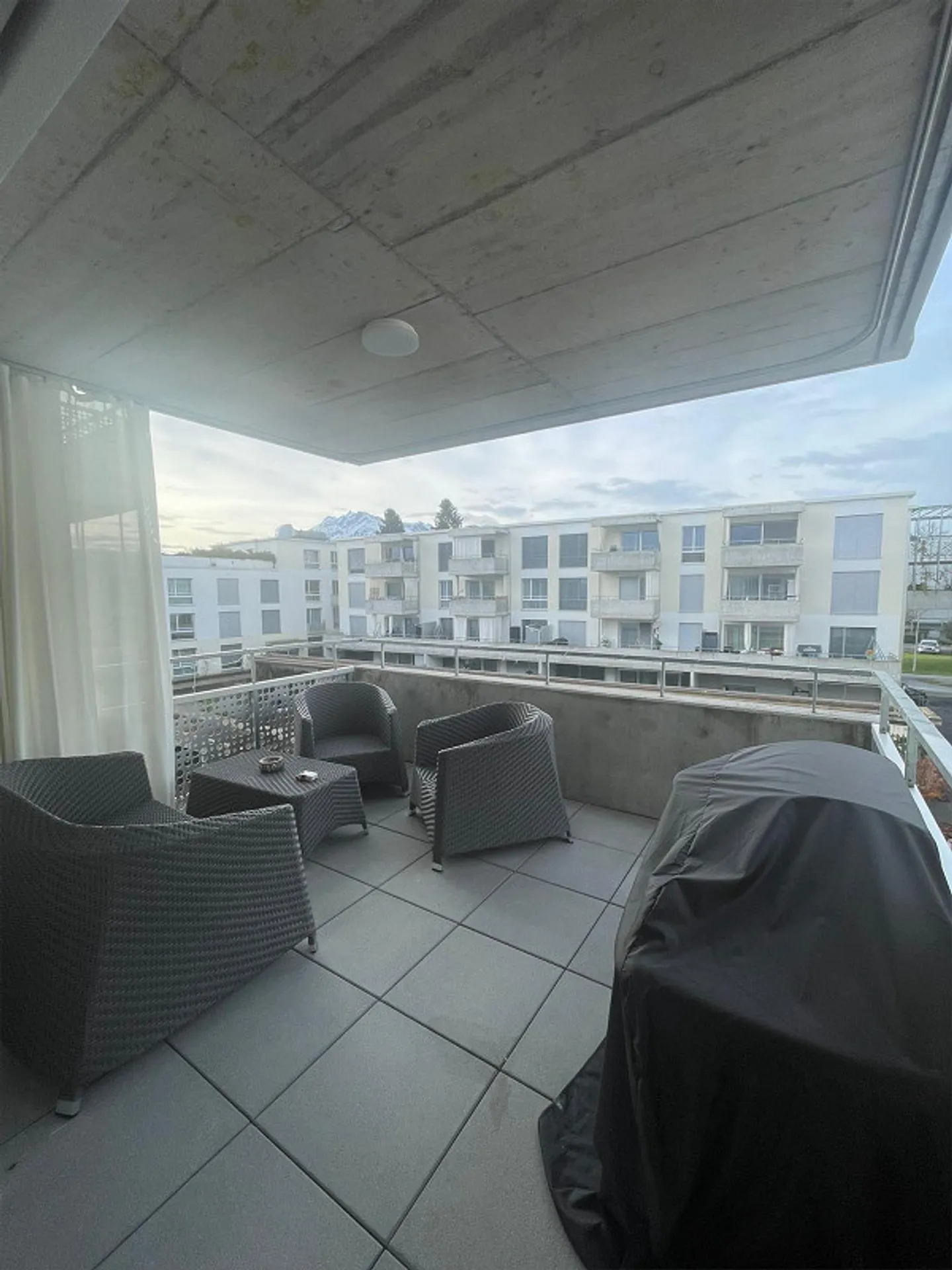 Modern 4.5-room apartment with balcony in Emmen - bright, high-quality - Photo 4 of 13