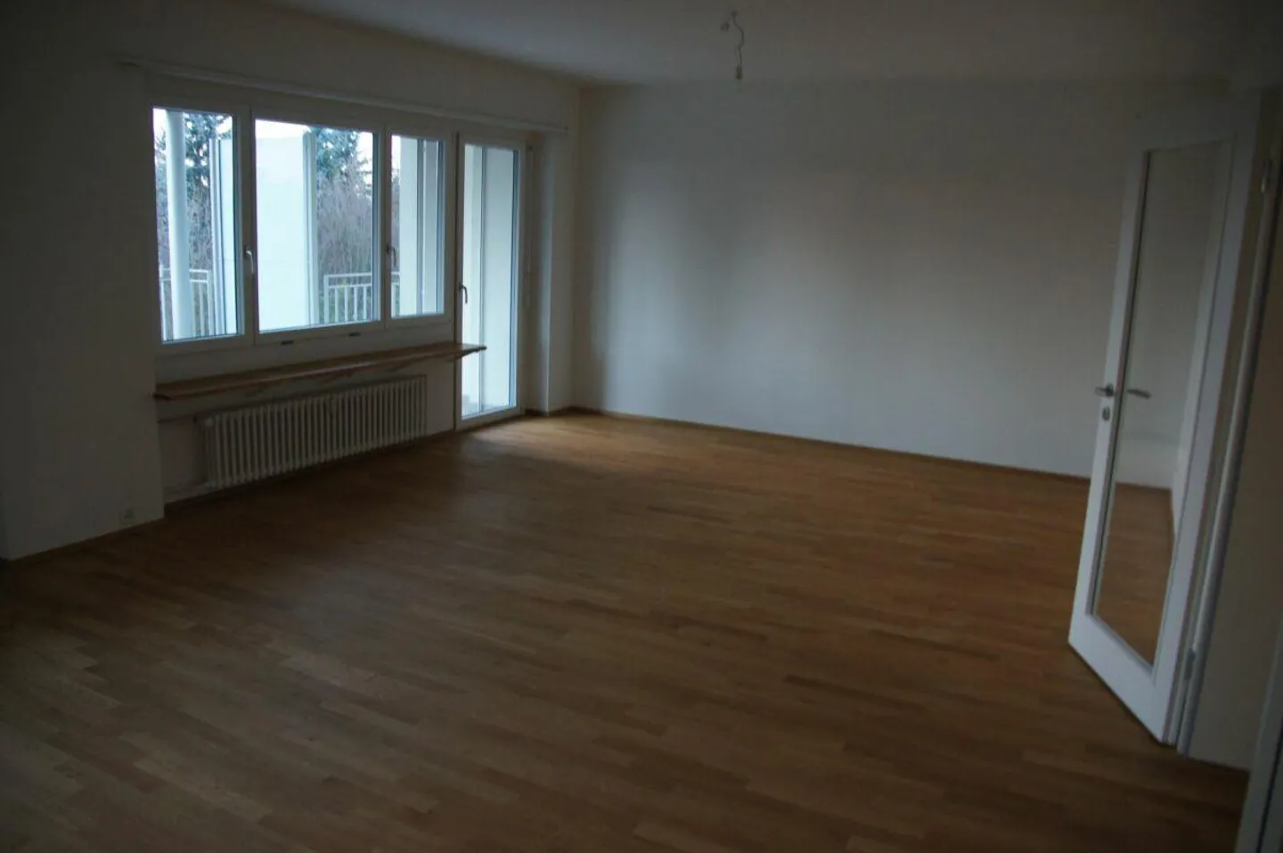 Quietly located 4.5-room apartment on the raised ground floor - Photo 3 of 11
