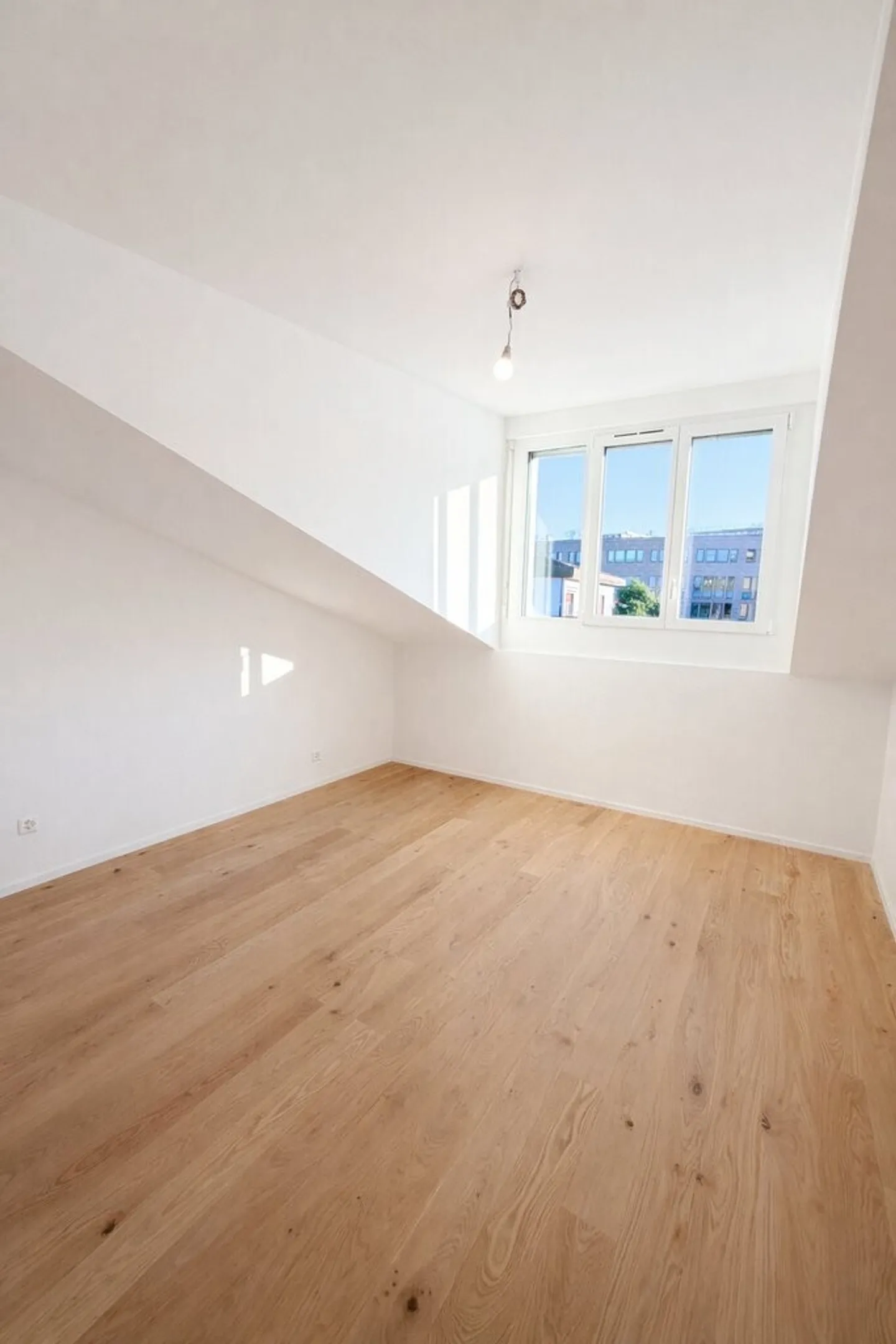 Incantevole appartamento 3.5, nuovo e idealmente situato - Foto 2 di 4