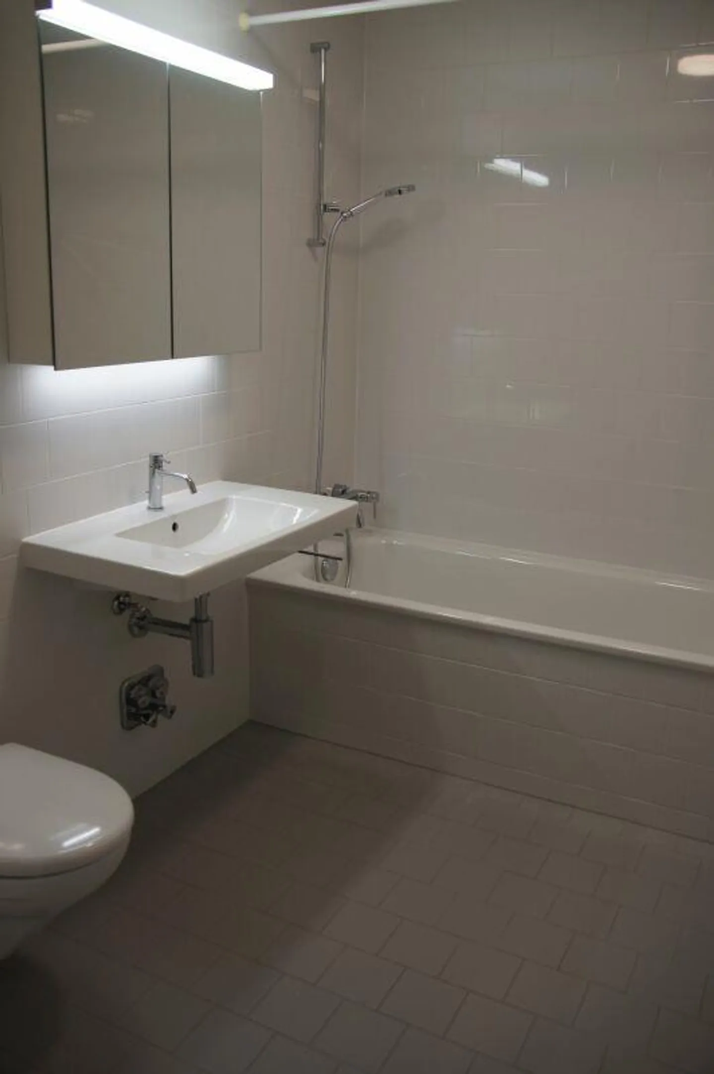 Quietly located 4.5-room apartment on the raised ground floor - Photo 9 of 11