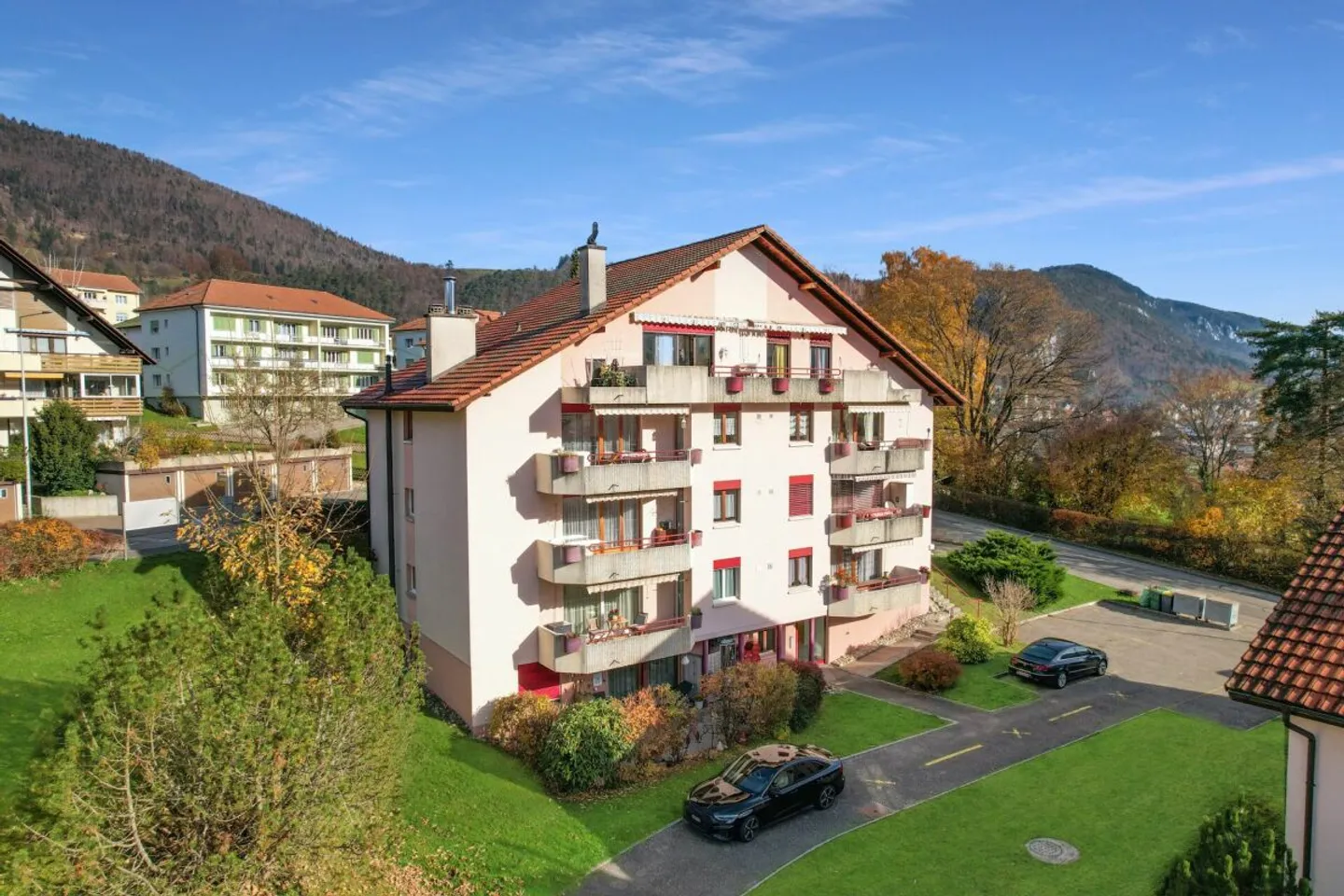 Duplex sous le toit avec ascenseur privé - spacieux, lumineux et plein de potentiel - Photo 1 sur 13