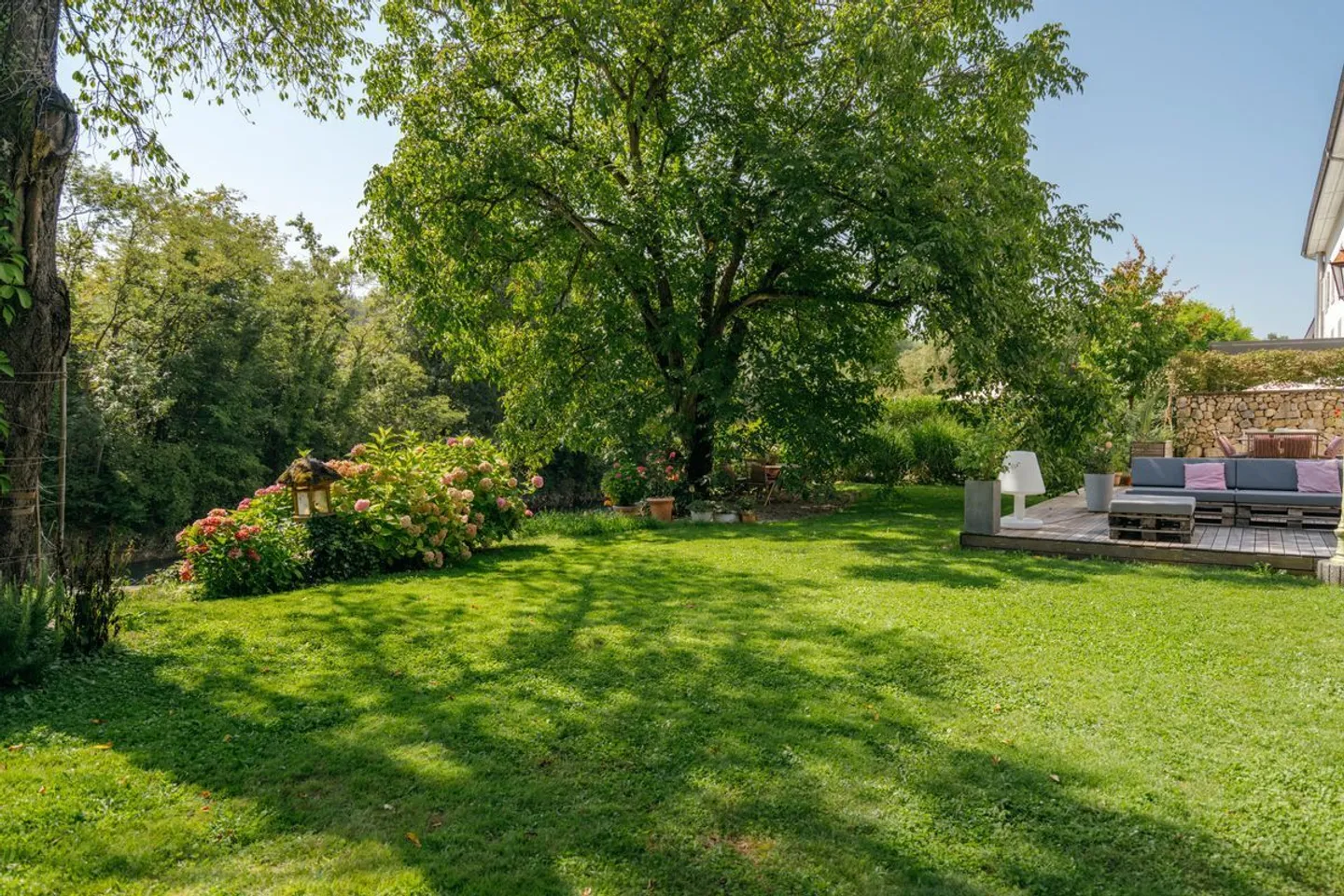 History, Style and Nature - Your Residential Jewel by the Reuss Canal - Photo 8 of 13