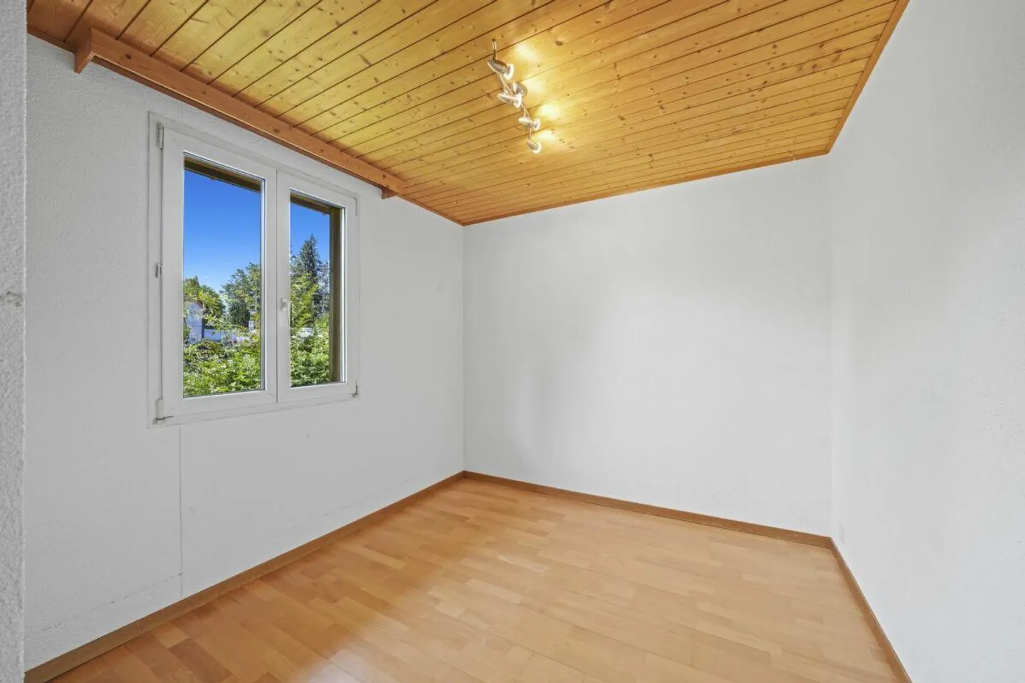 Idyllisches, zentral gelegenes Einfamilienhaus mit Gartenparadies u... - Foto 21 di 30