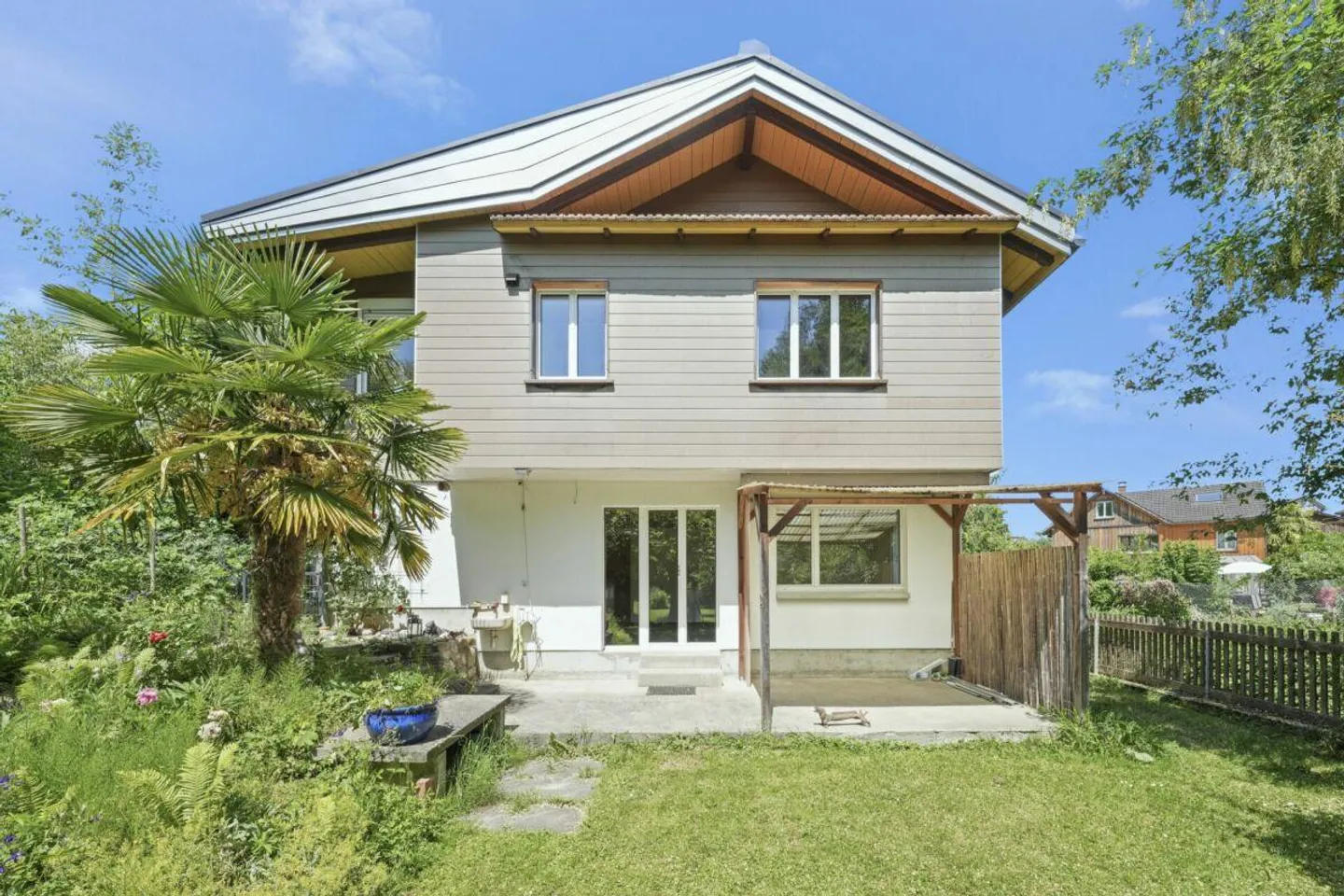 Idyllisches, zentral gelegenes Einfamilienhaus mit Gartenparadies u... - Foto 2 di 30