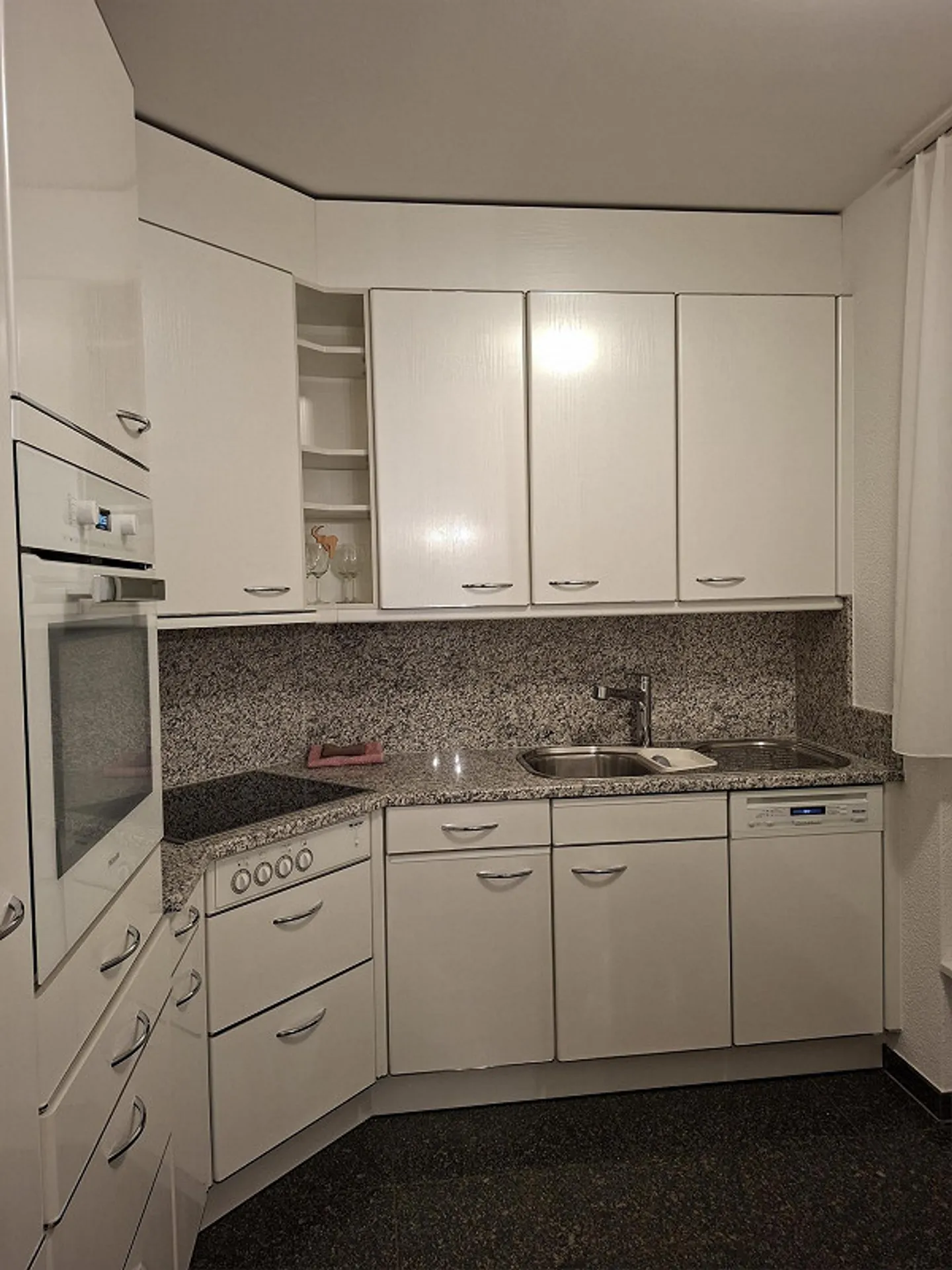 Furnished 2½-room apartment in Lucerne for subletting - Photo 3 of 5