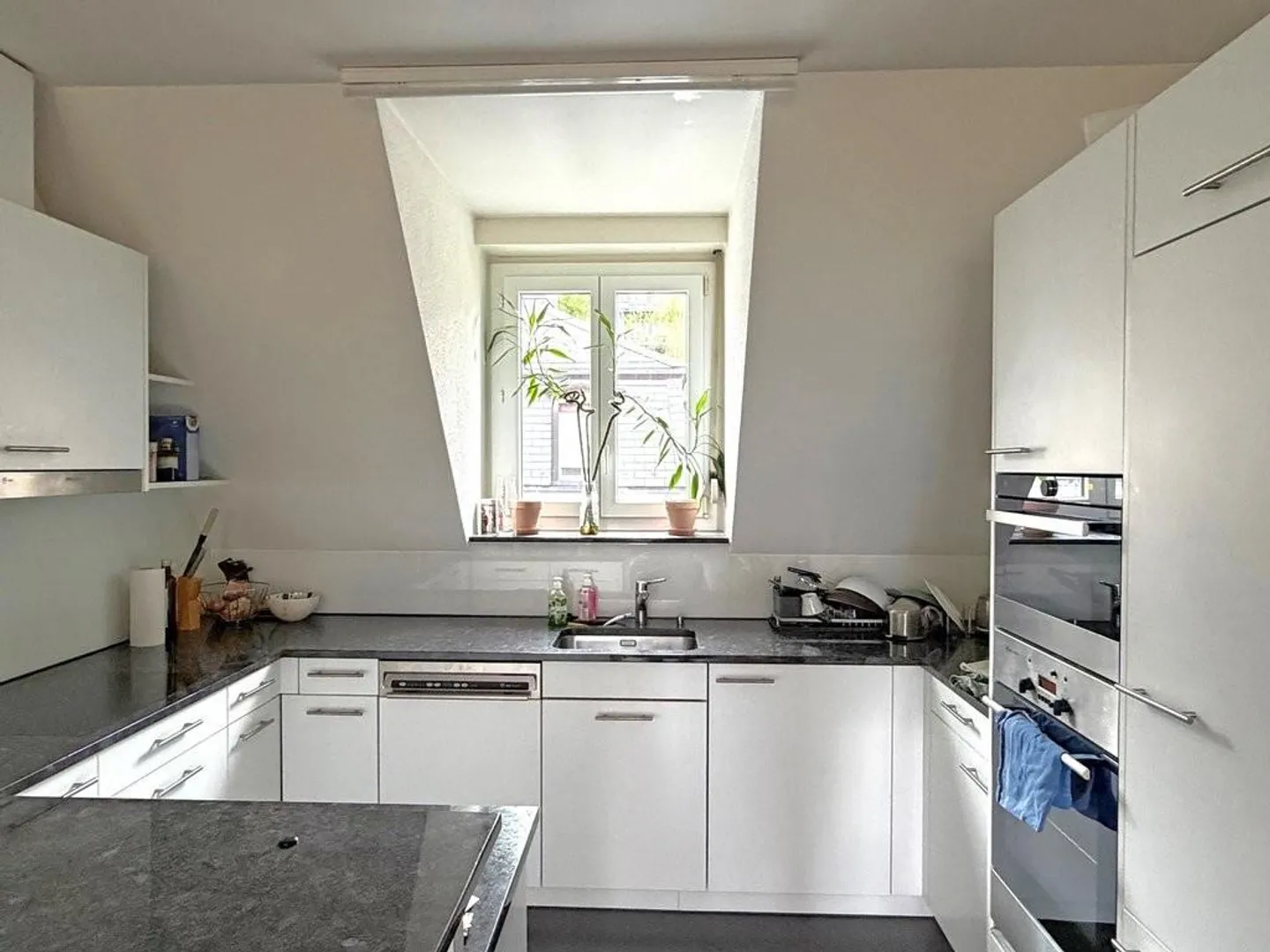Appartement 2.0 pièces à louer dans un excellent emplacement - Photo 2 sur 4